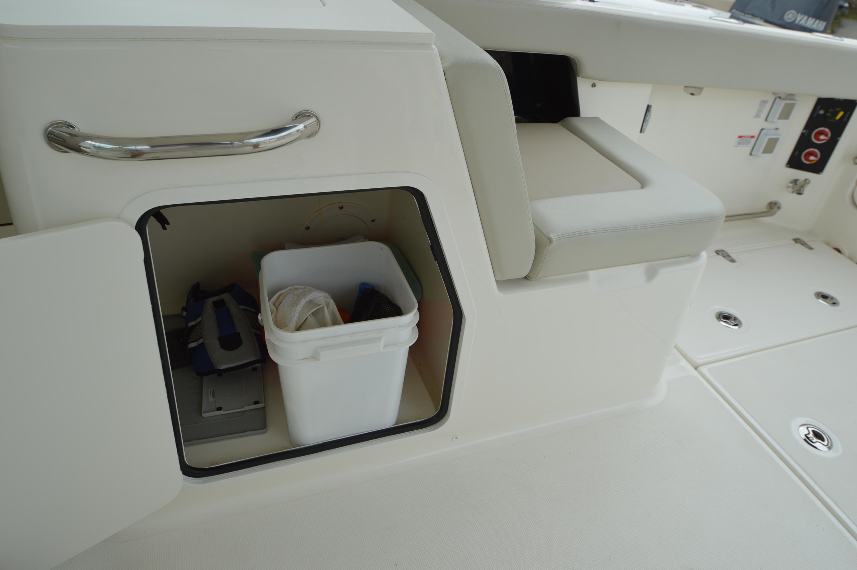 2022-boston-whaler-280-vantage-power-9743159-976016531-0-010420250717-46
