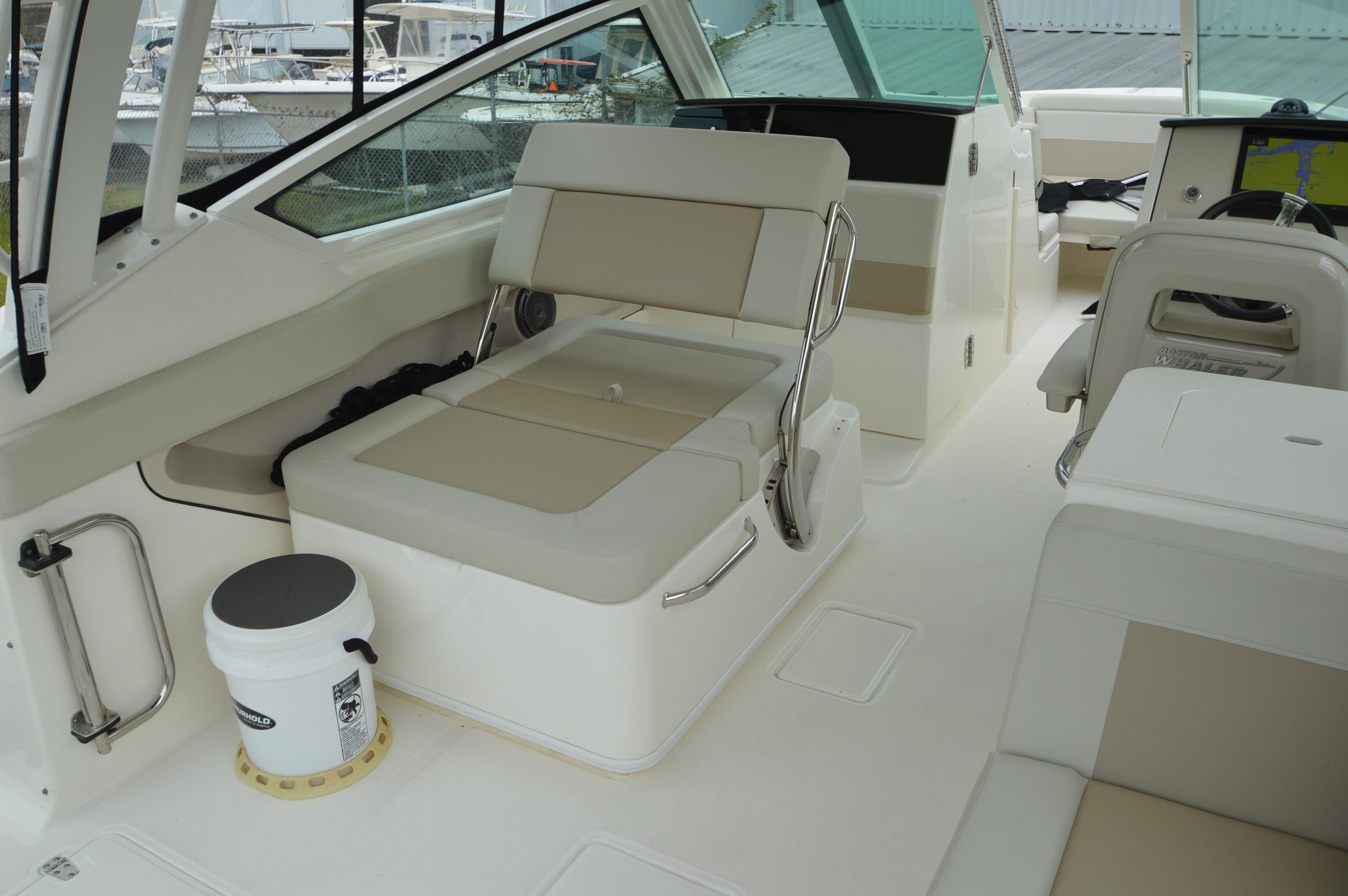 2022-boston-whaler-280-vantage-power-9743159-976016537-0-010420250717-52