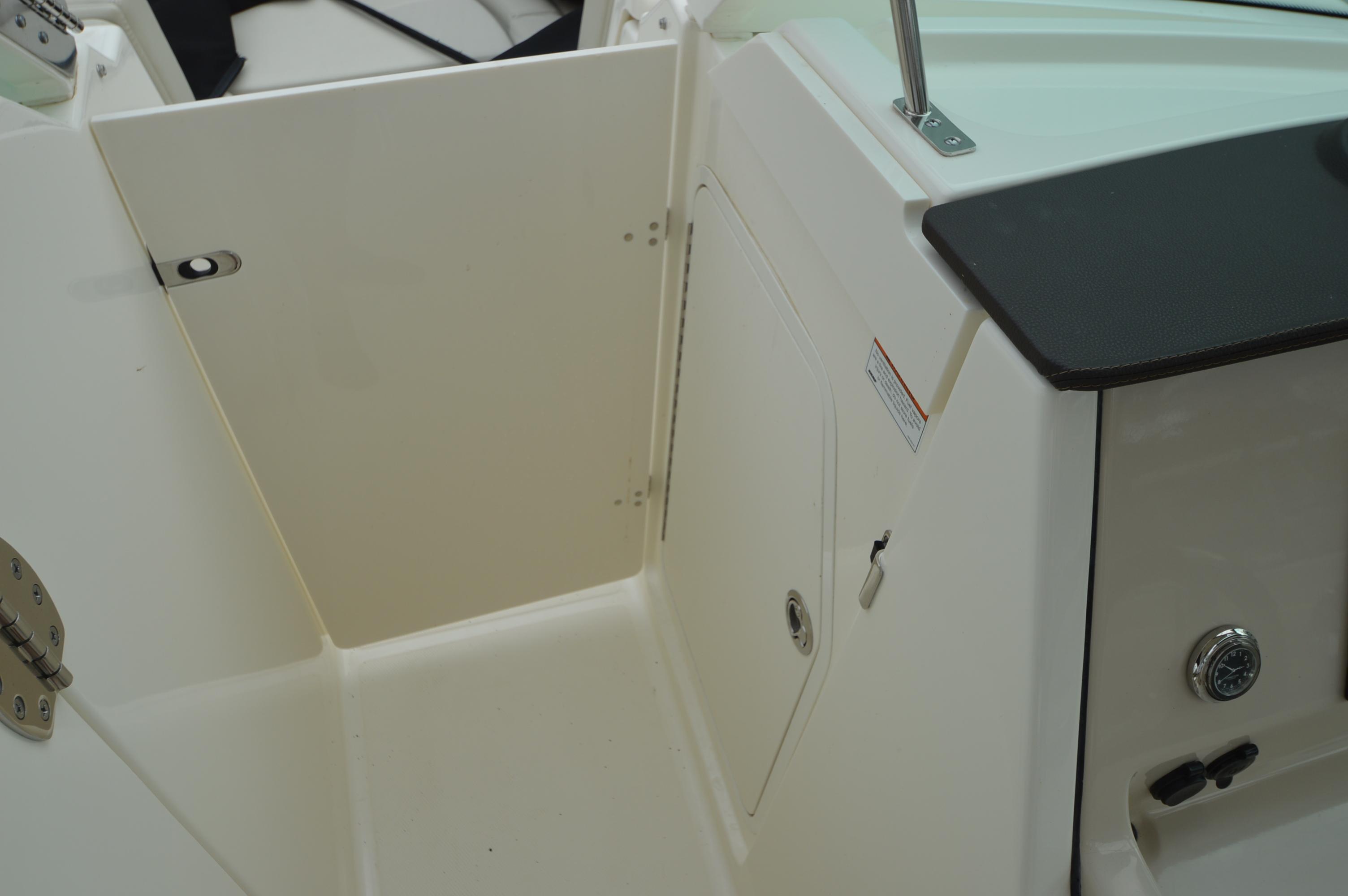 2022-boston-whaler-280-vantage-power-9743159-976016541-0-010420250717-56
