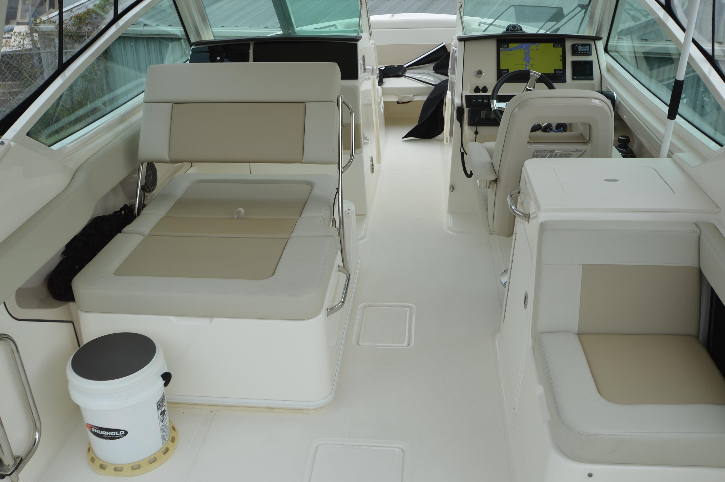 2022-boston-whaler-280-vantage-power-9743159-976016545-0-010420250717-60