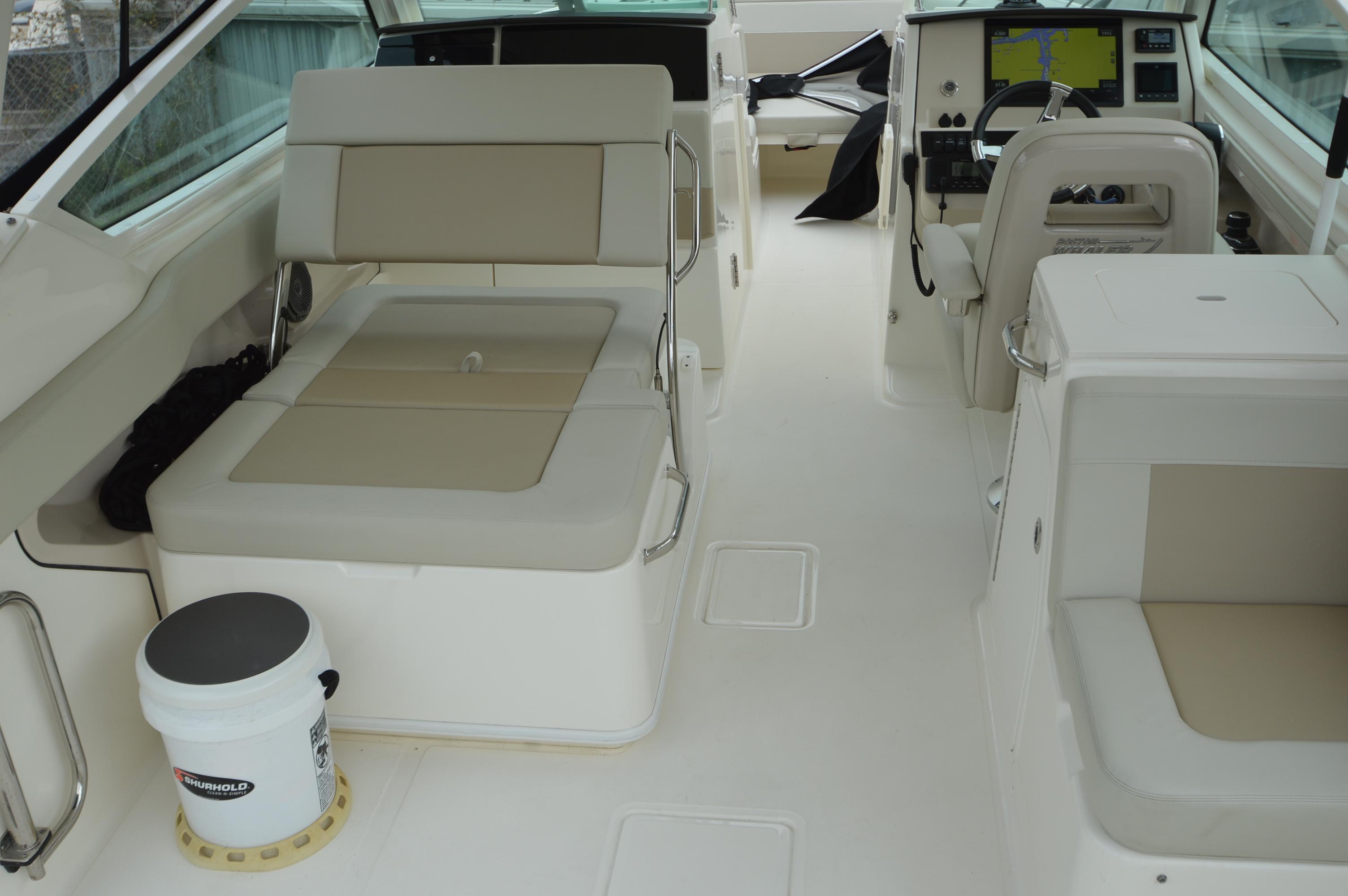 2022-boston-whaler-280-vantage-power-9743159-976016548-0-010420250717-63
