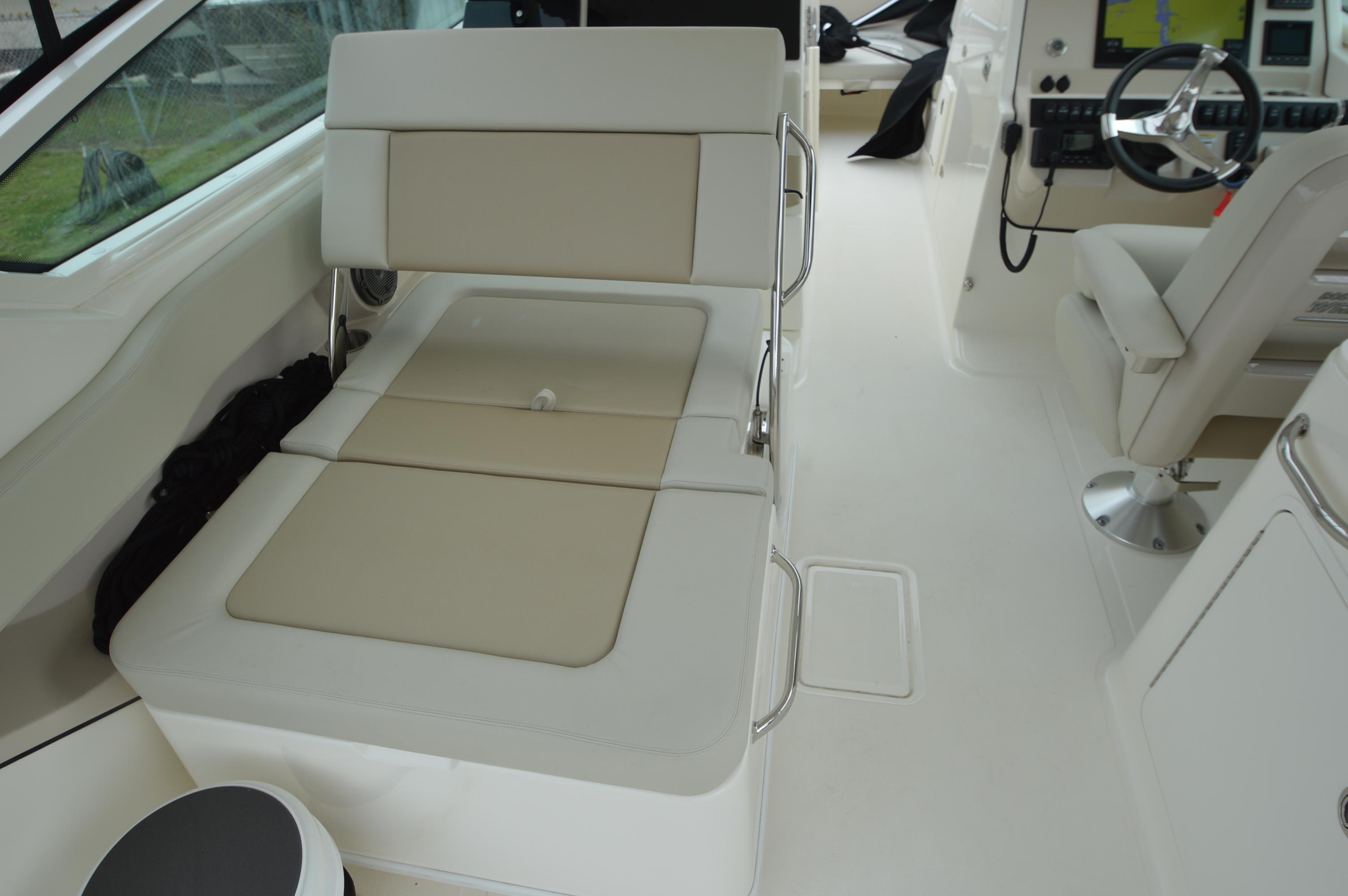 2022-boston-whaler-280-vantage-power-9743159-976016551-0-010420250717-66