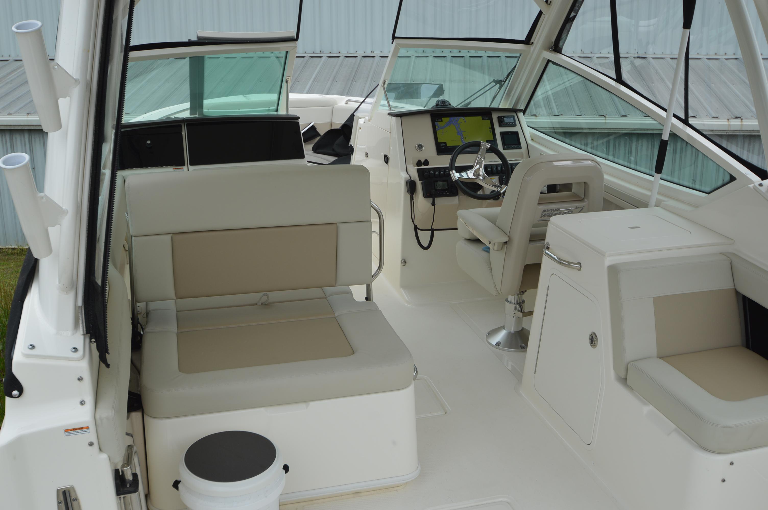 2022-boston-whaler-280-vantage-power-9743159-976016559-0-010420250718-74
