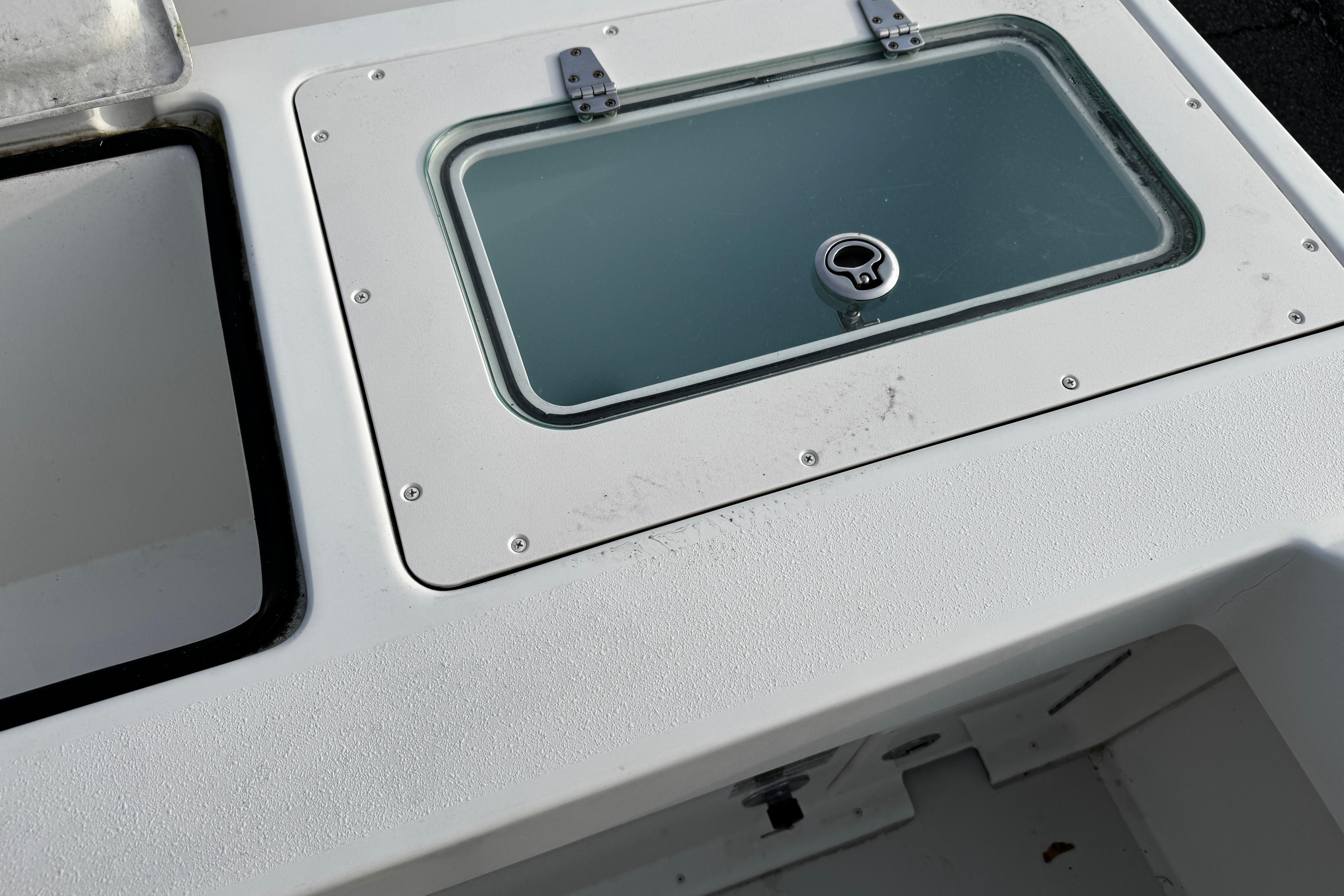 2018-parker-2520-xld-sport-cabin-power-10013106-20251113125905656-4