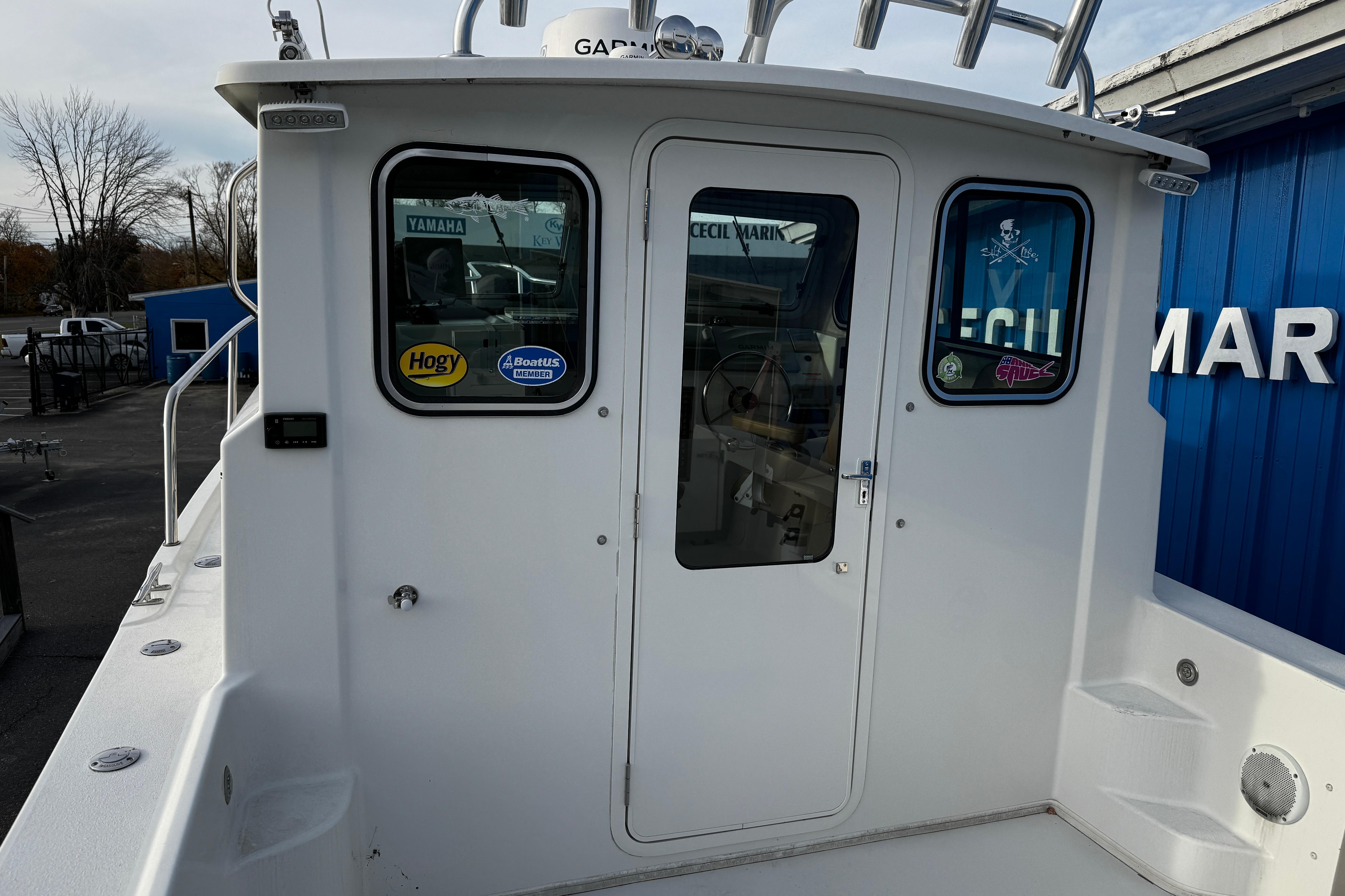 2018-parker-2520-xld-sport-cabin-power-10013106-20251113125910225-2