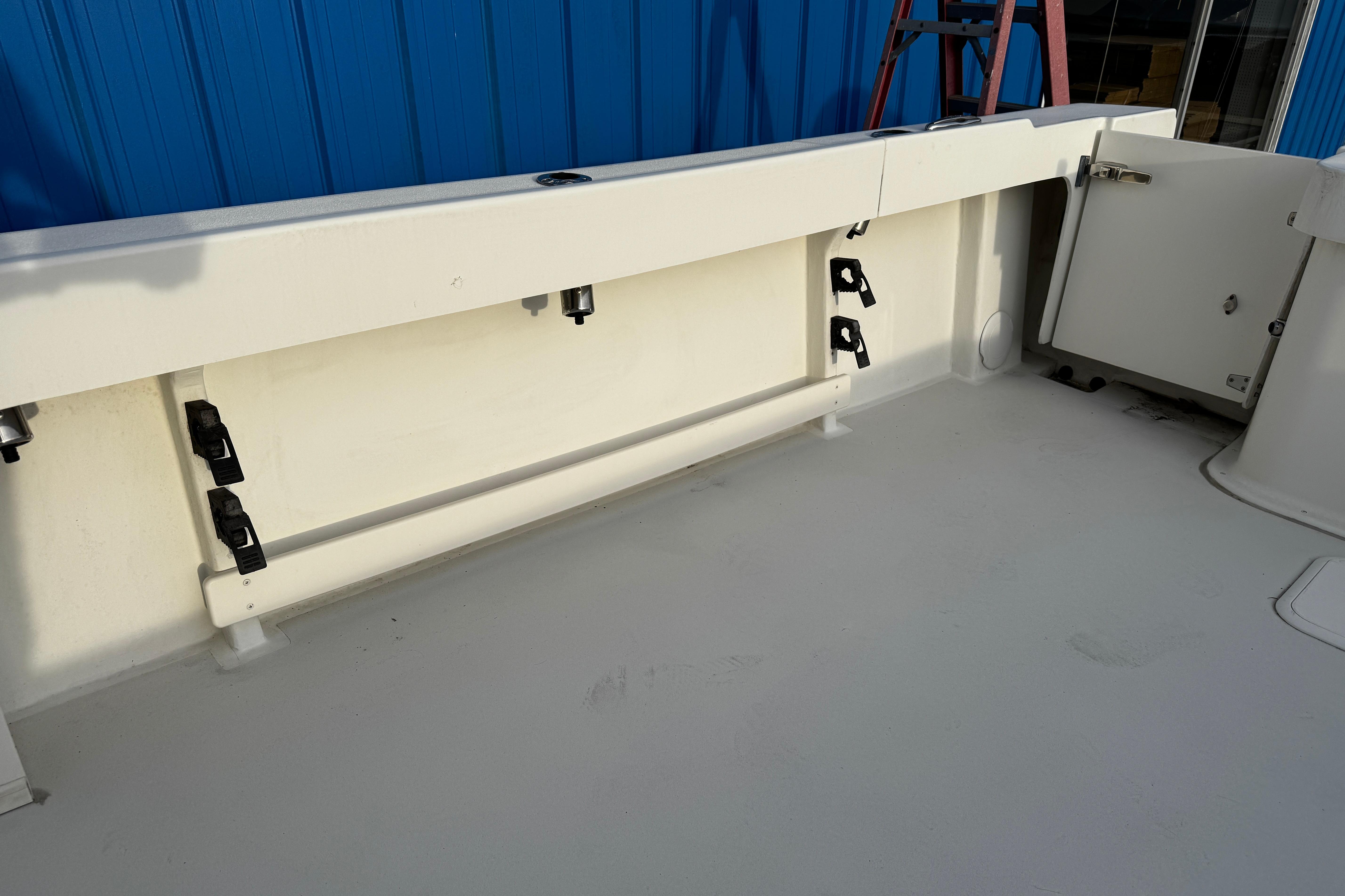 2018-parker-2520-xld-sport-cabin-power-10013106-20251113130019895-4