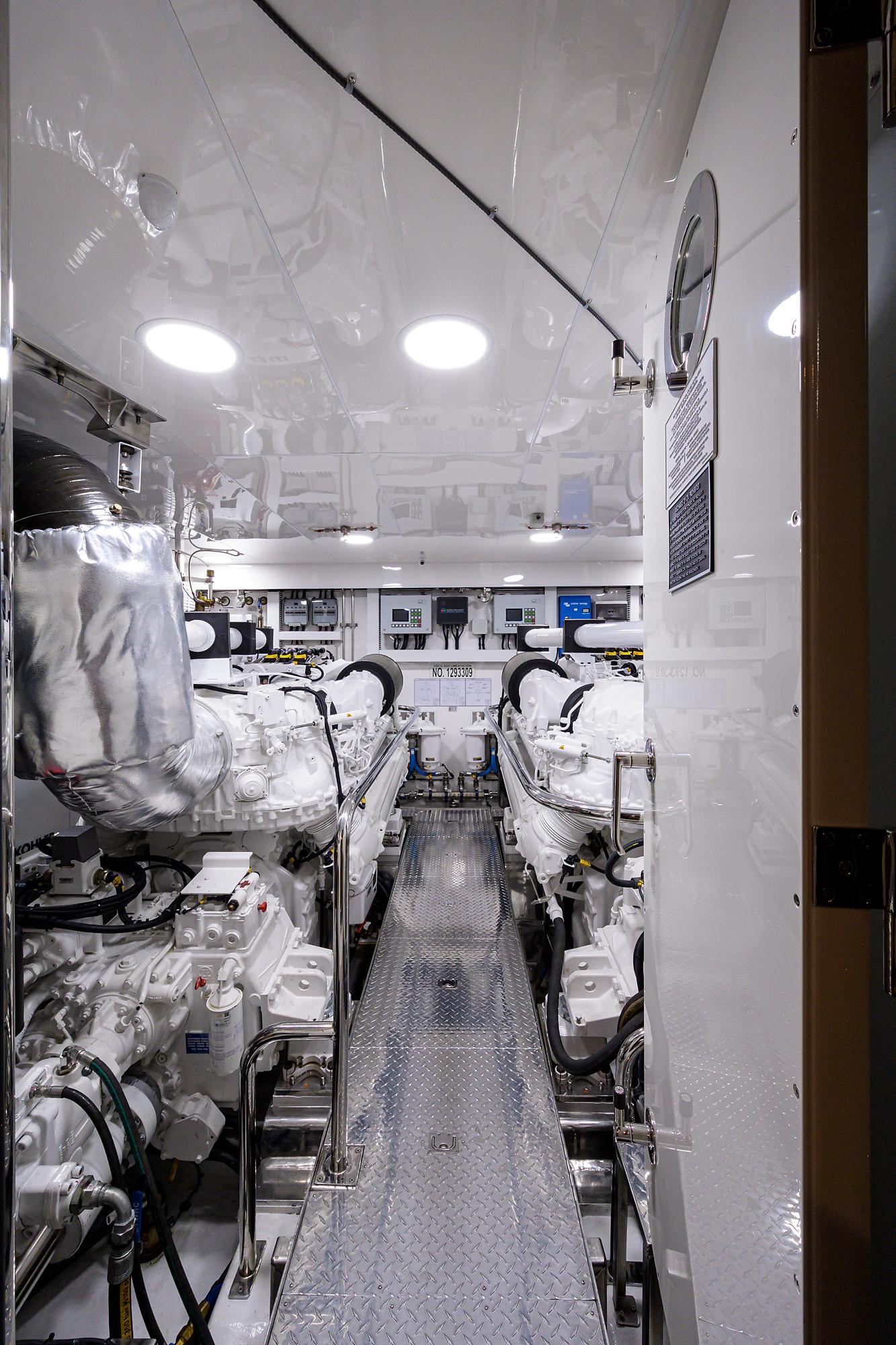 Ocean Alexander 100 Zephyr-Engine Room