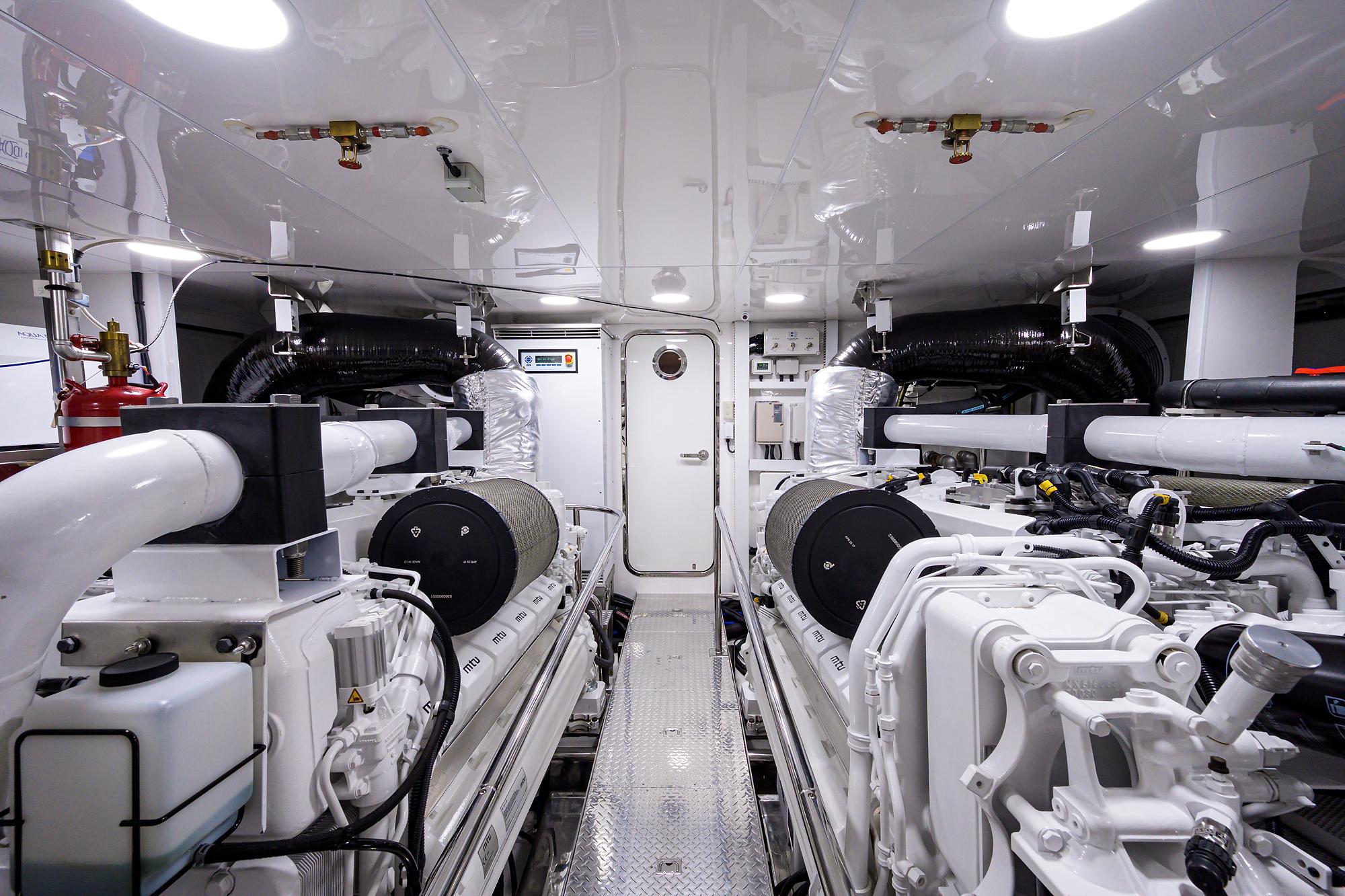 Ocean Alexander 100 Zephyr-Engine Room