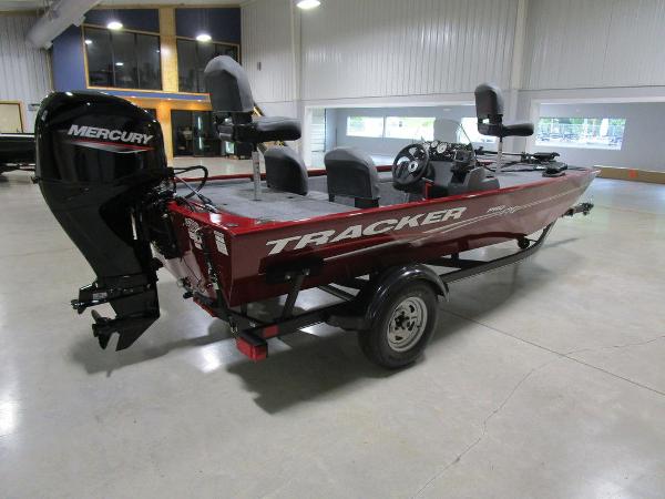 2022 Tracker Boats boat for sale, model of the boat is Pro 170 & Image # 3 of 34