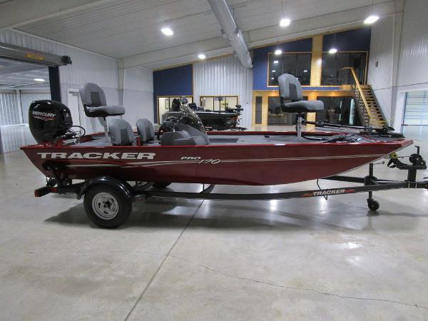 2022 Tracker Boats boat for sale, model of the boat is Pro 170 & Image # 1 of 34