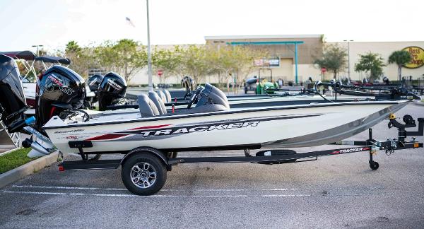 2022 Tracker Boats boat for sale, model of the boat is Pro Team 190 TX & Image # 1 of 21