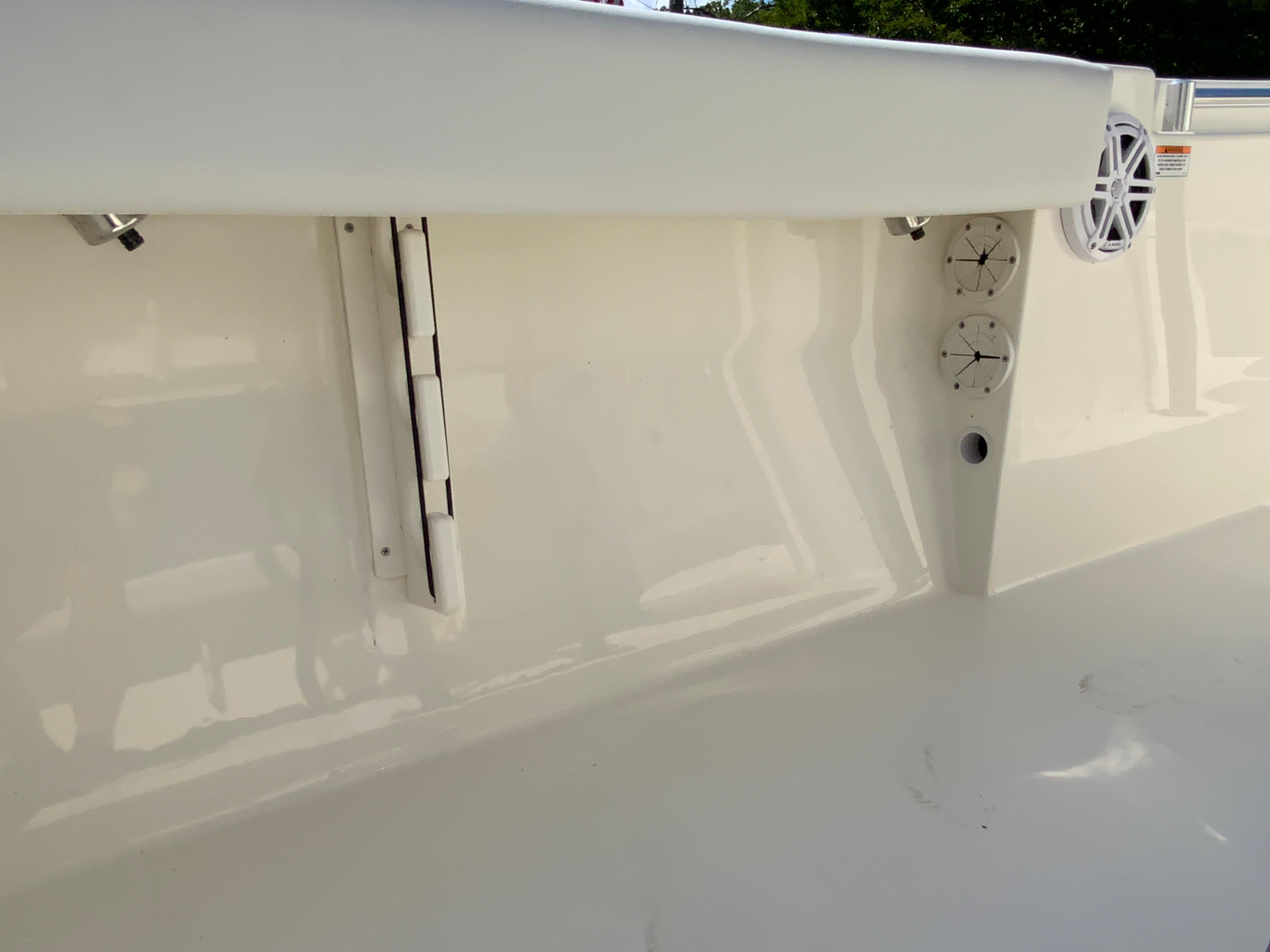 2024 Cobia 220 Center Console-45