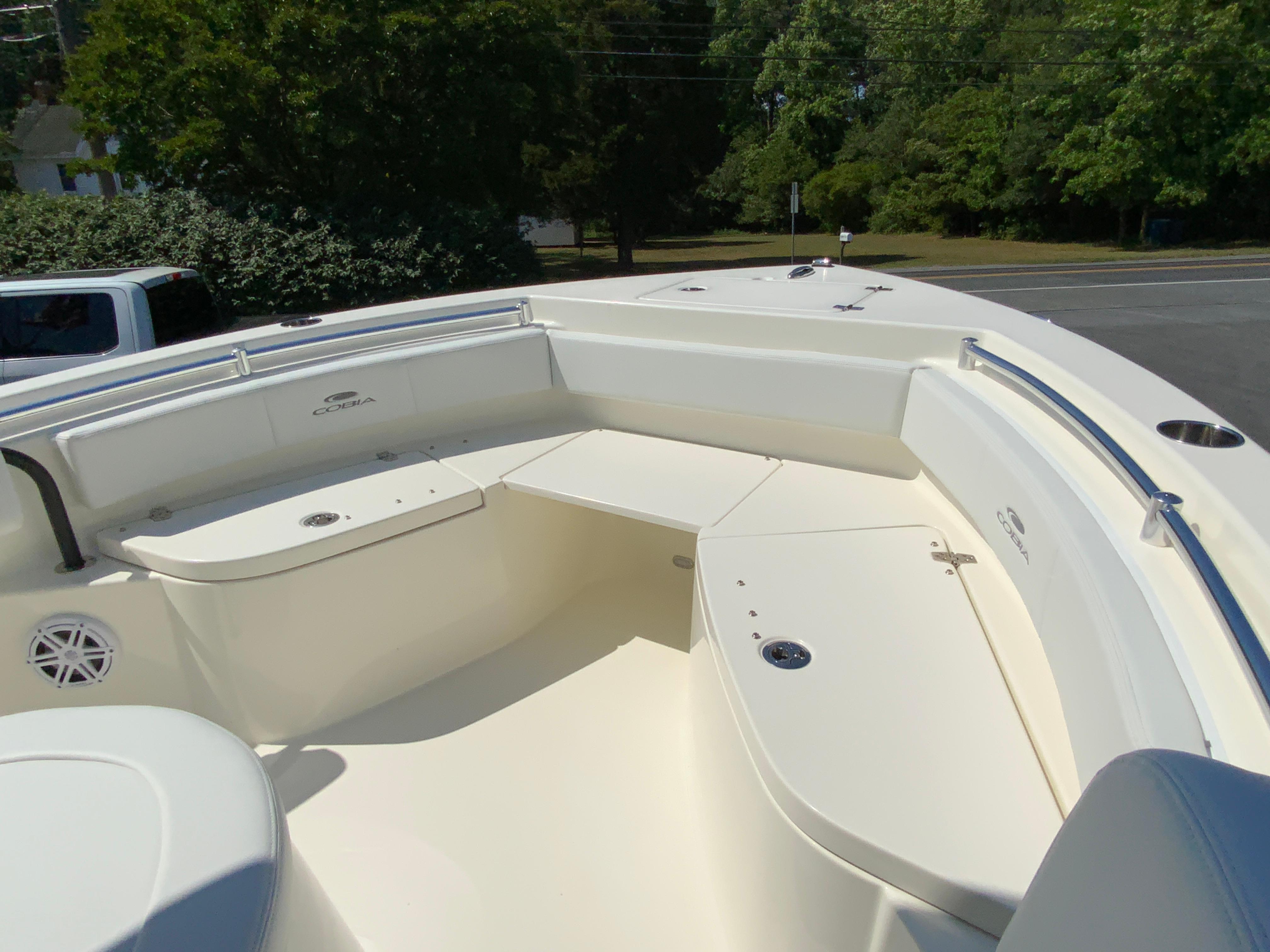 2024 Cobia 220 Center Console-10