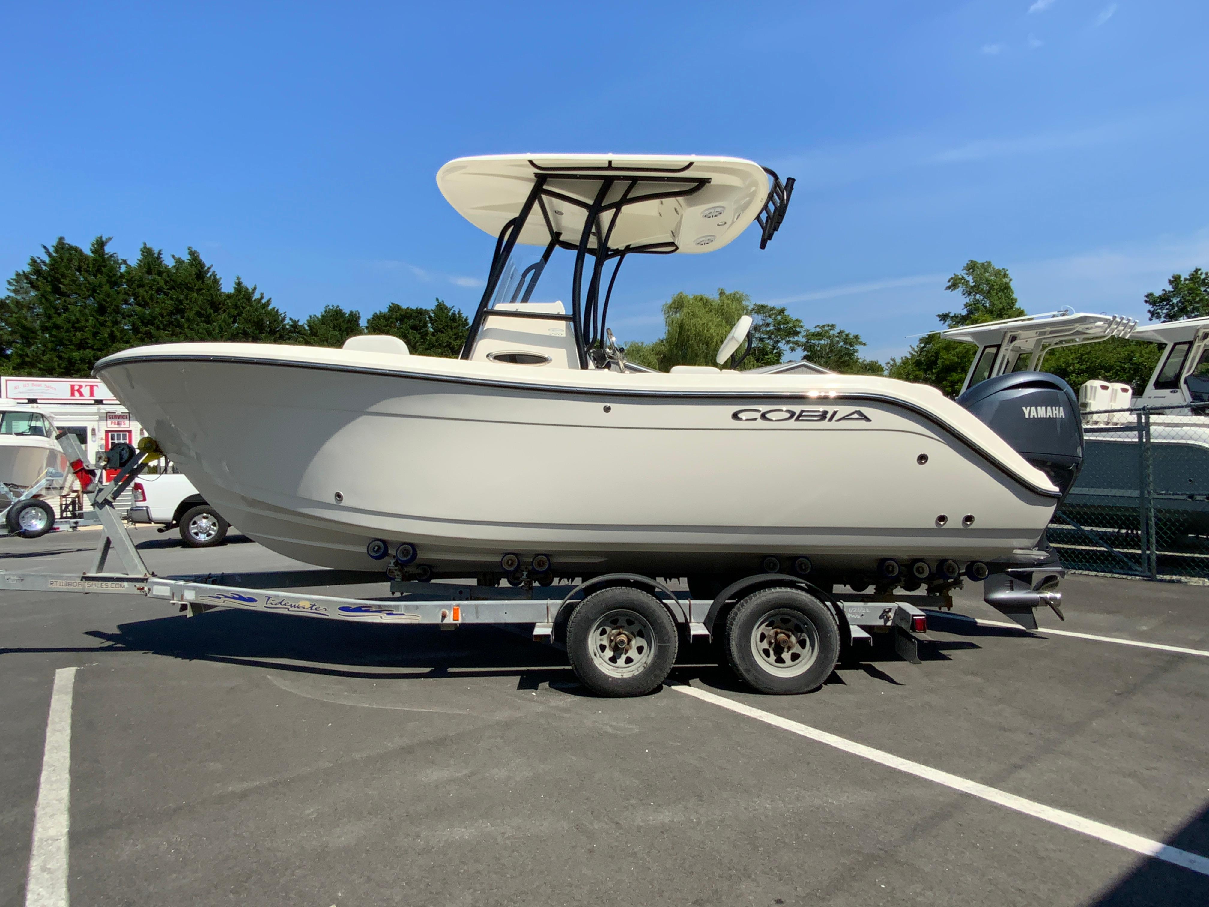 2024 Cobia 220 Center Console-7