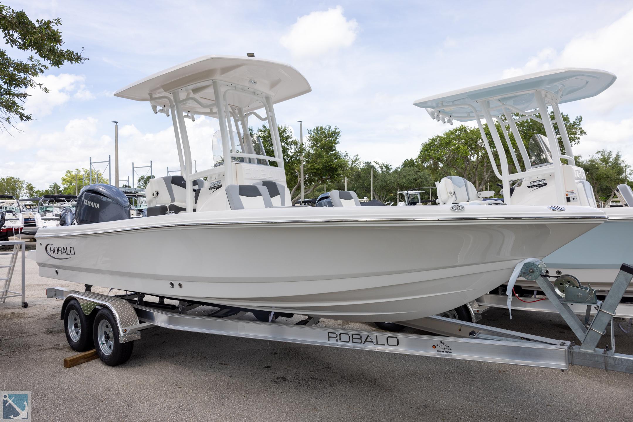 Robalo 226 Cayman 2025