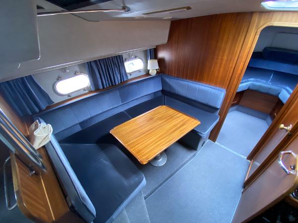1989 Broom 37