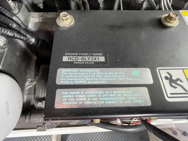 2006-silverton-42-convertible-power-9783176-20250507111842639-1_XLARGE