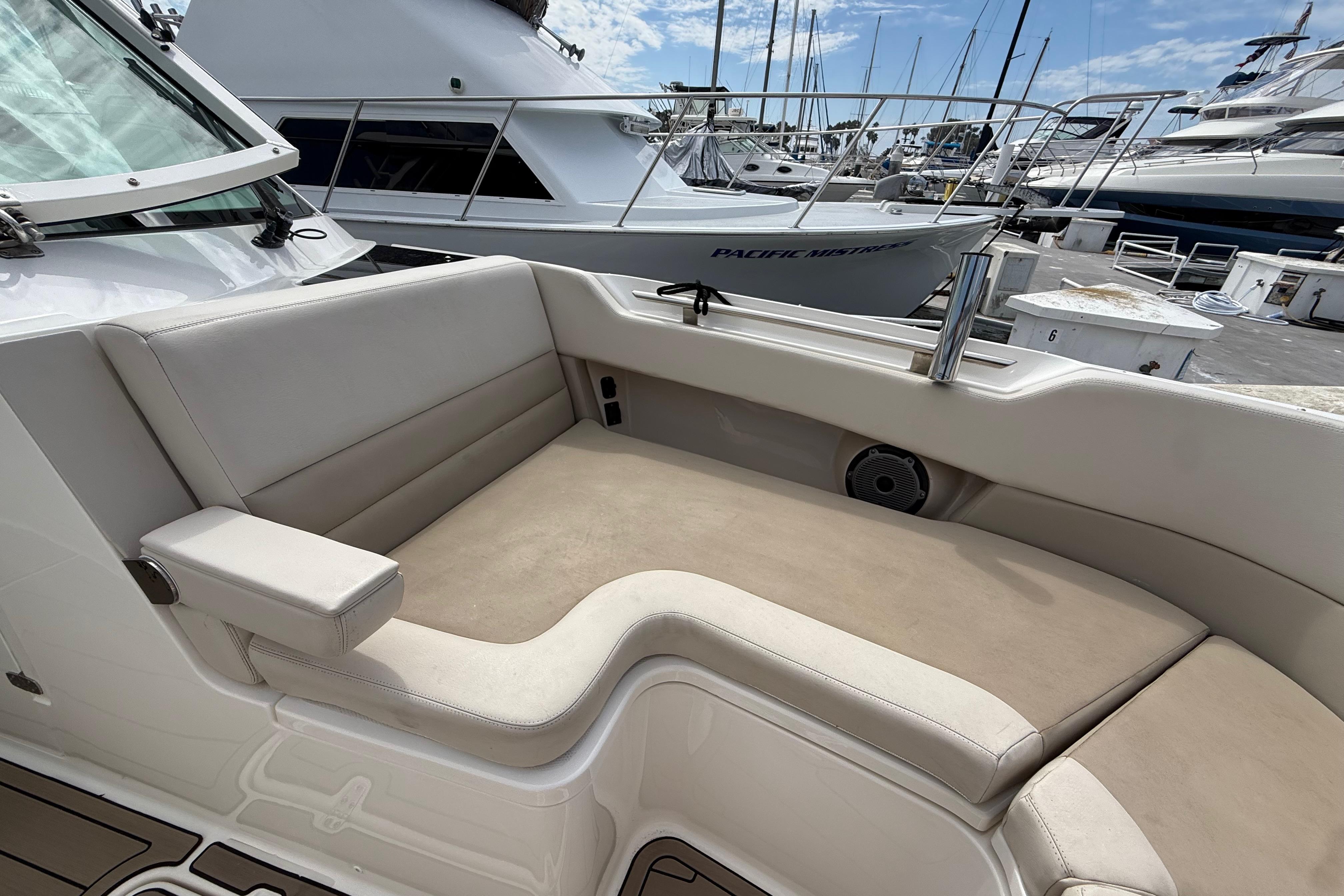 2023 Boston Whaler 320 Vantage #TBMB0710I inventory image at Sun Country Marine Group, Newport Beach