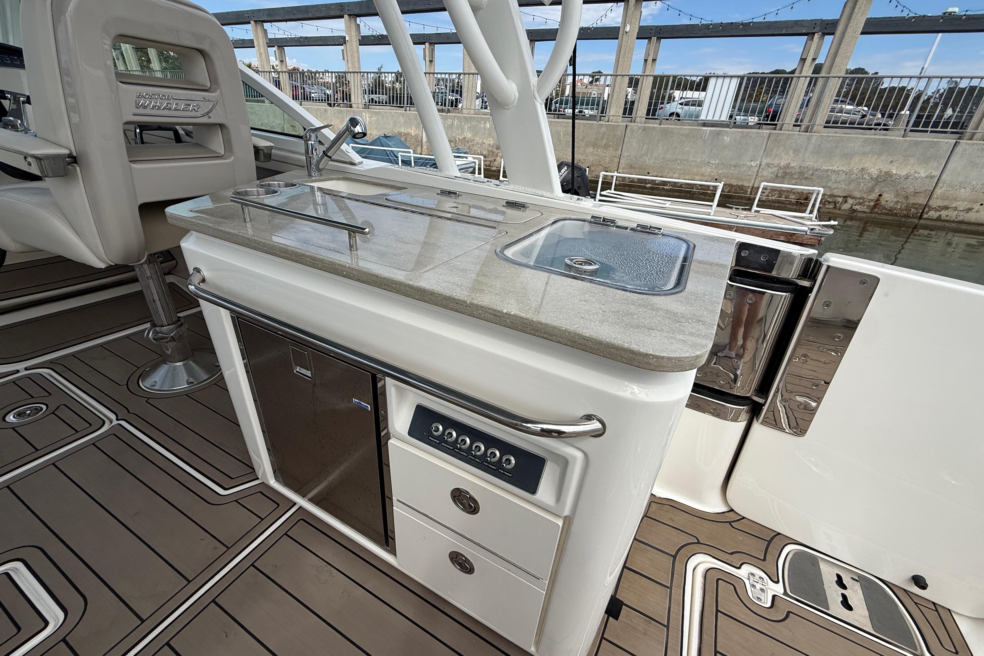 2023 Boston Whaler 320 Vantage #TBMB0710I inventory image at Sun Country Marine Group, Newport Beach