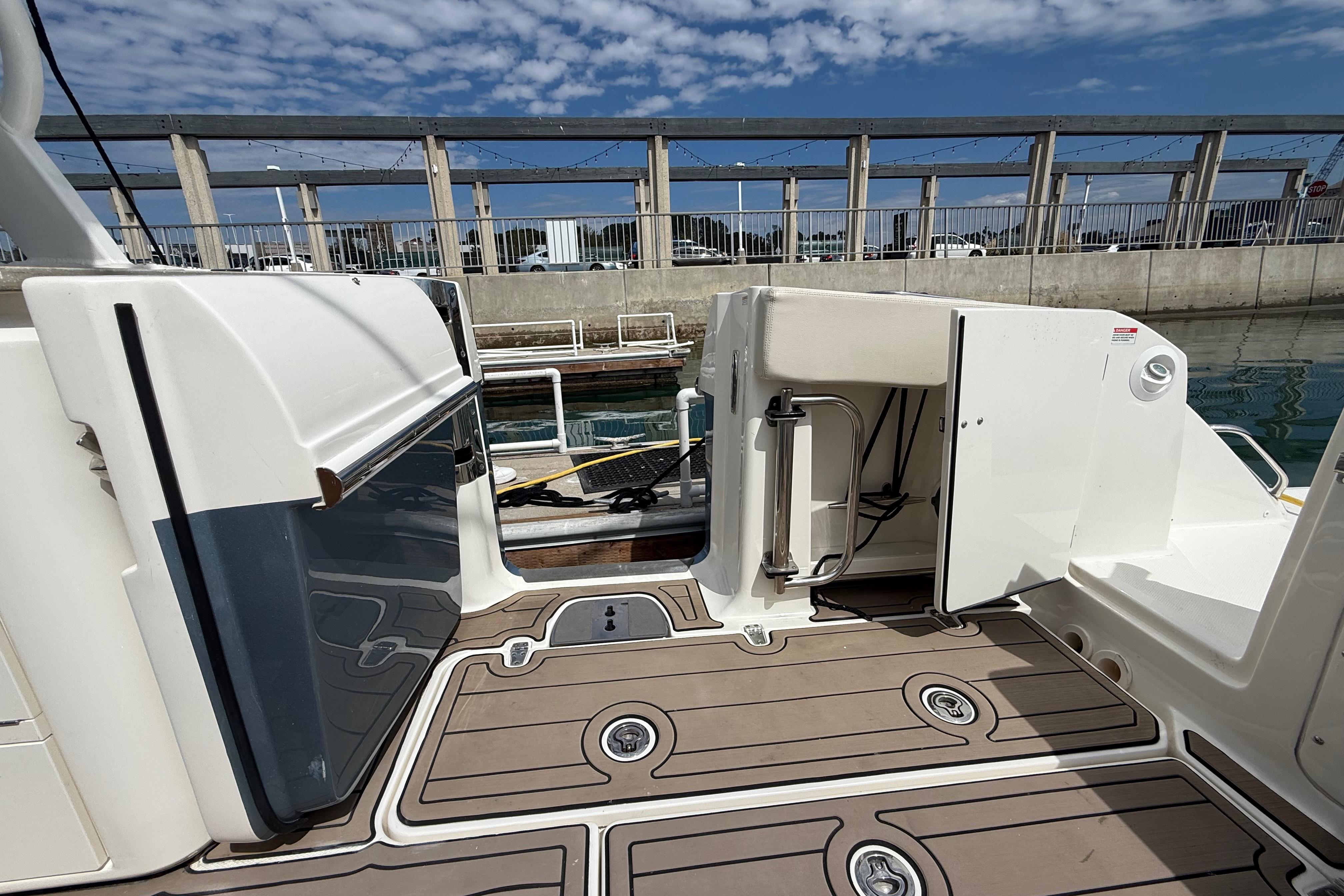 2023 Boston Whaler 320 Vantage #TBMB0710I inventory image at Sun Country Marine Group, Newport Beach