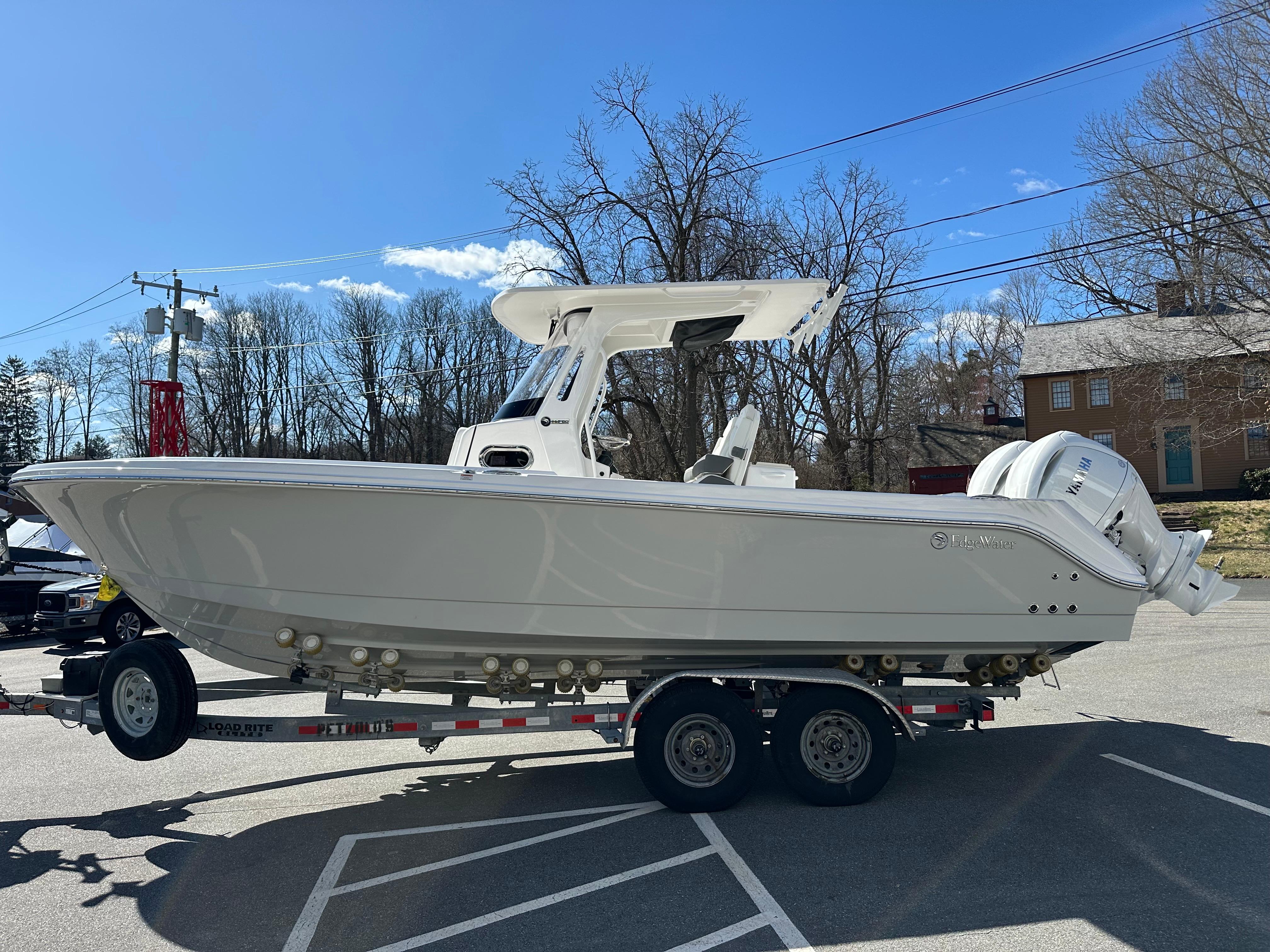 2025 Edgewater 262 Center Console-6