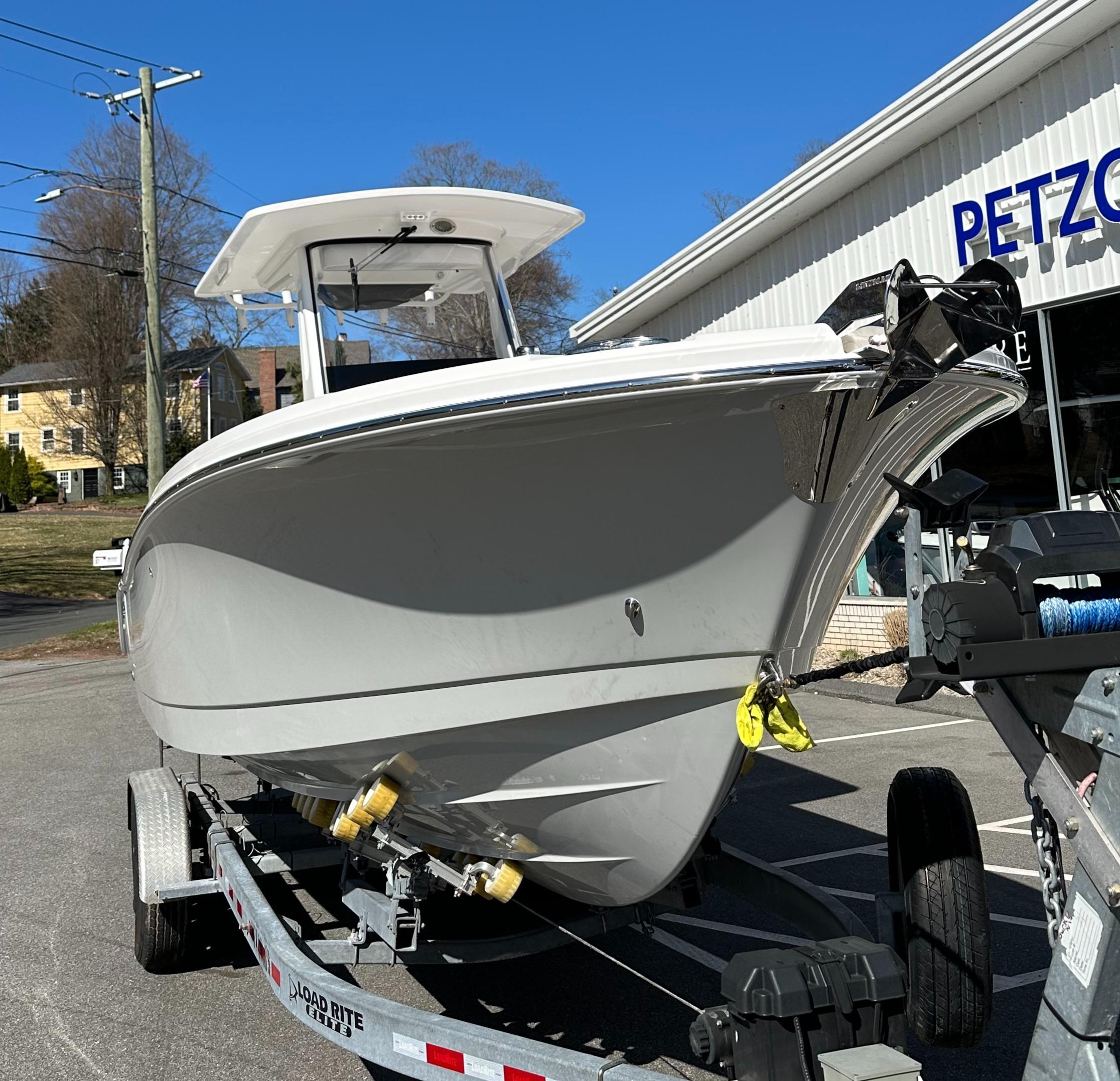 2025 Edgewater 262 Center Console-3