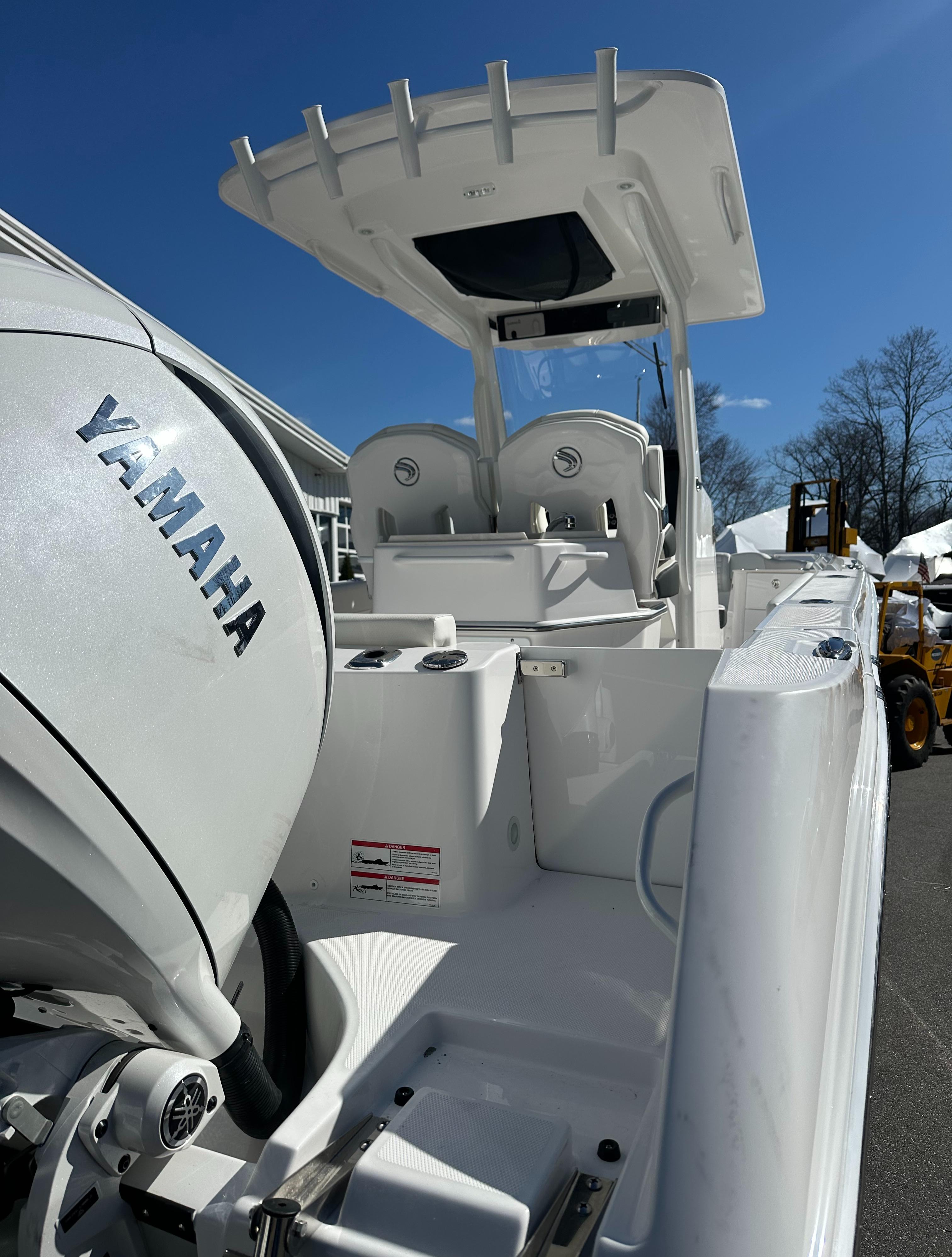 2025 Edgewater 262 Center Console-11