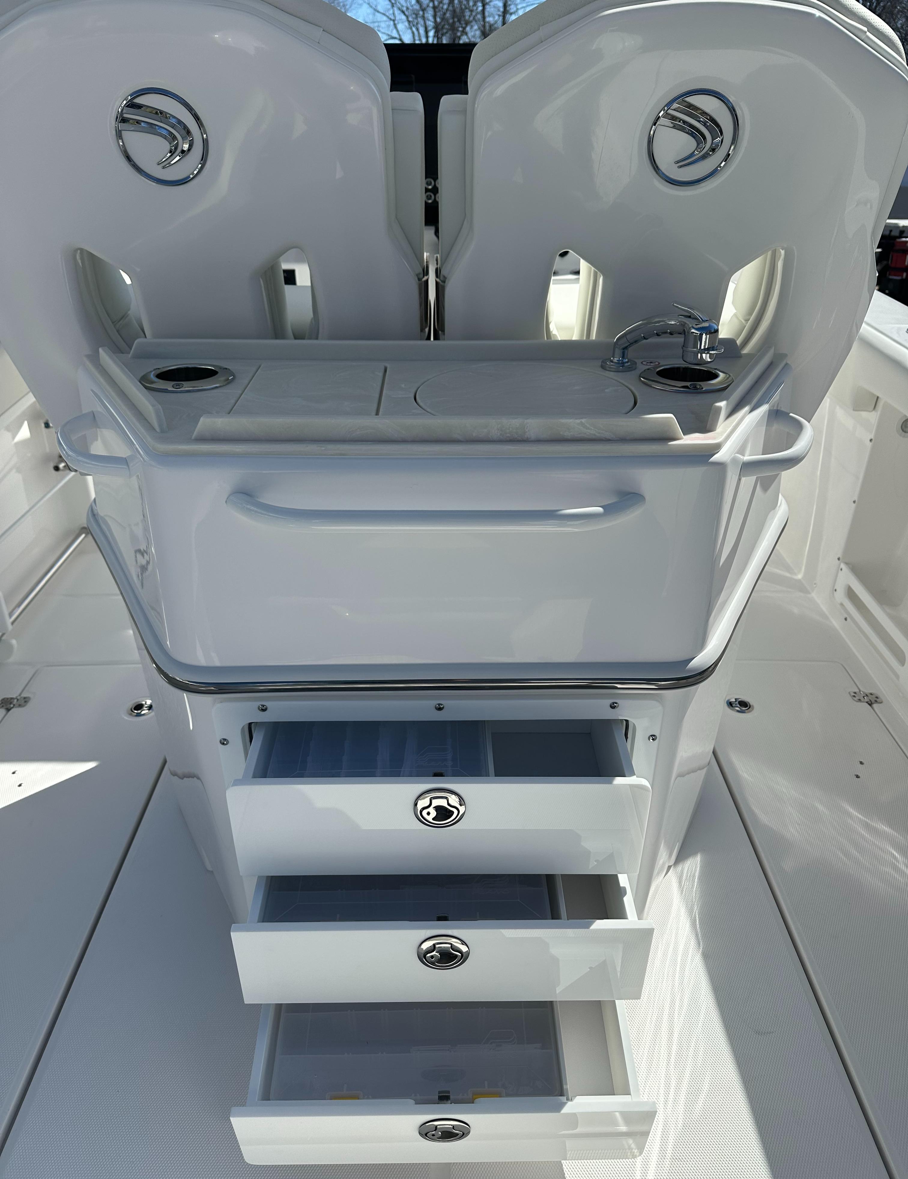 2025 Edgewater 262 Center Console-21