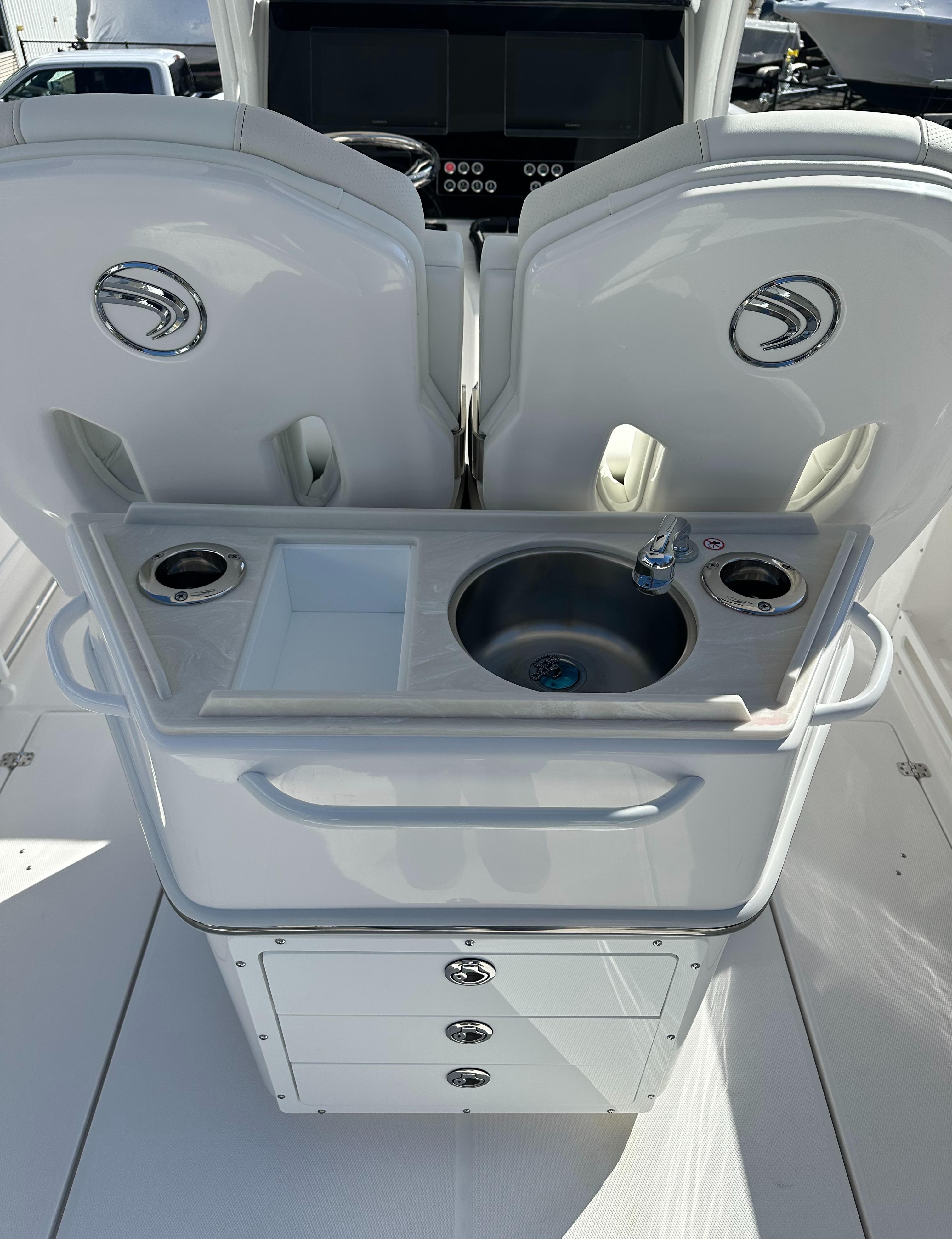 2025 Edgewater 262 Center Console-22