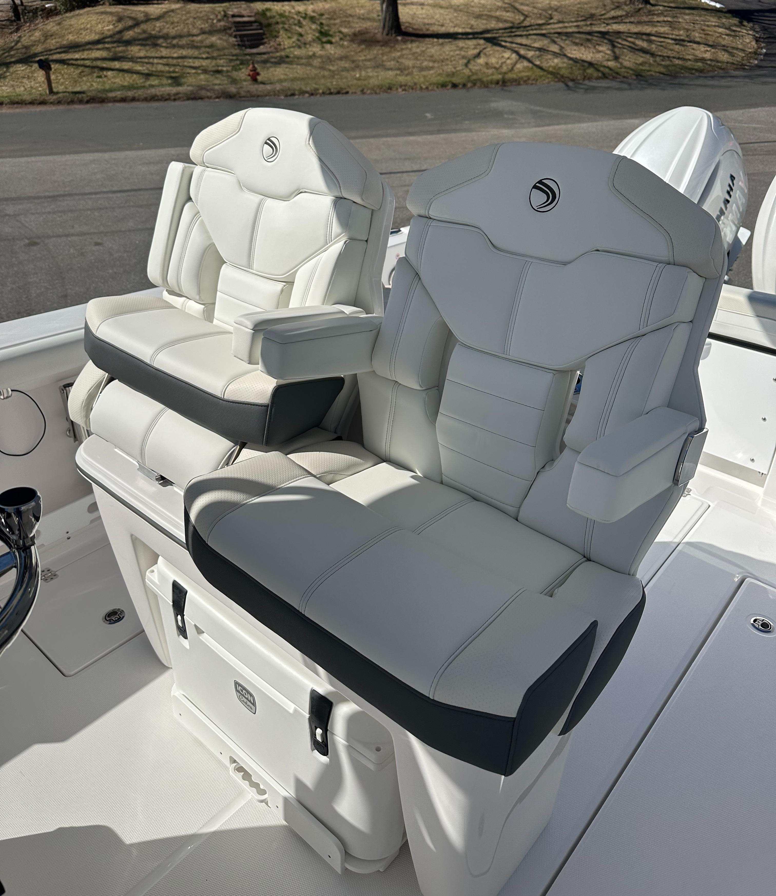 2025 Edgewater 262 Center Console-24