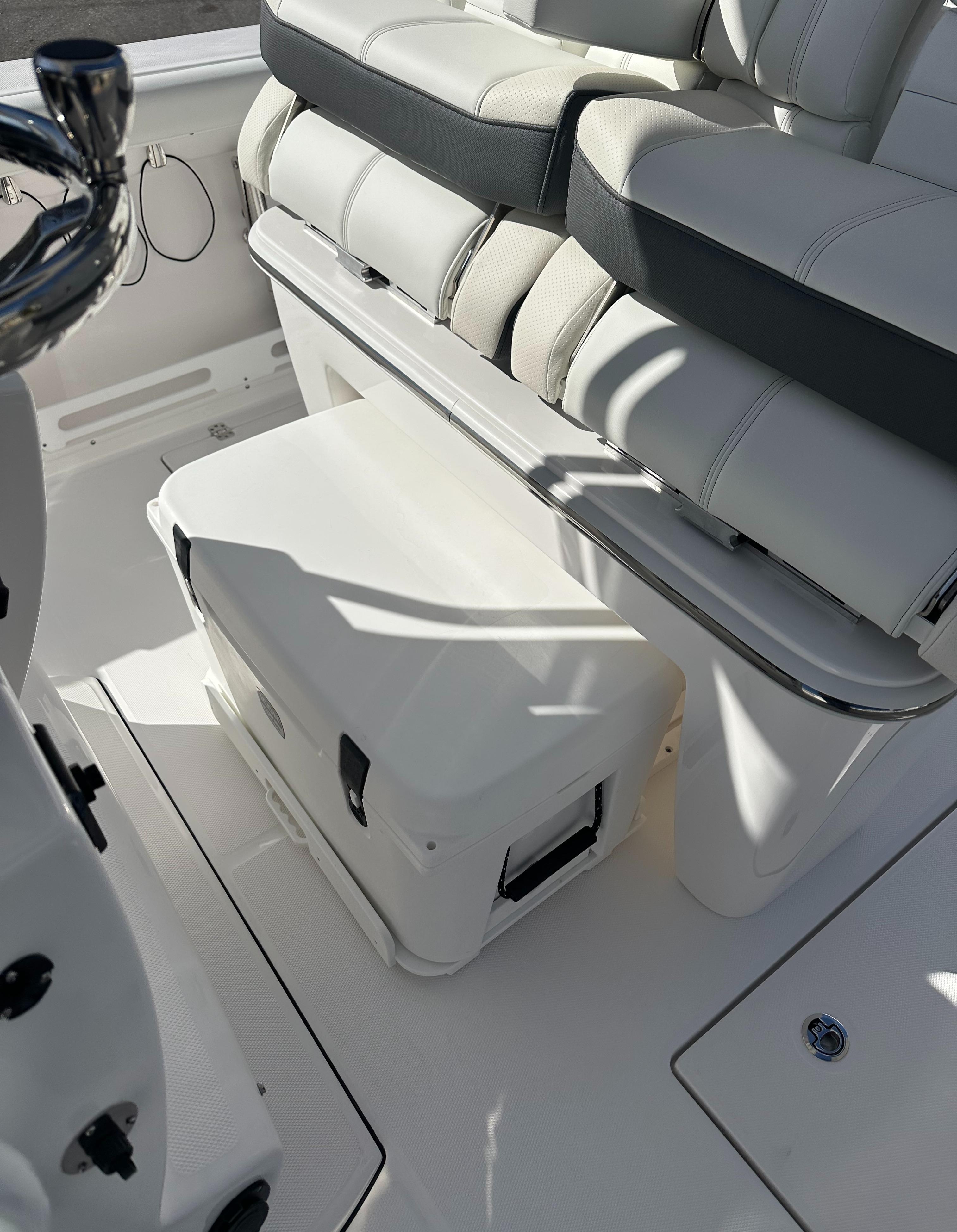 2025 Edgewater 262 Center Console-25