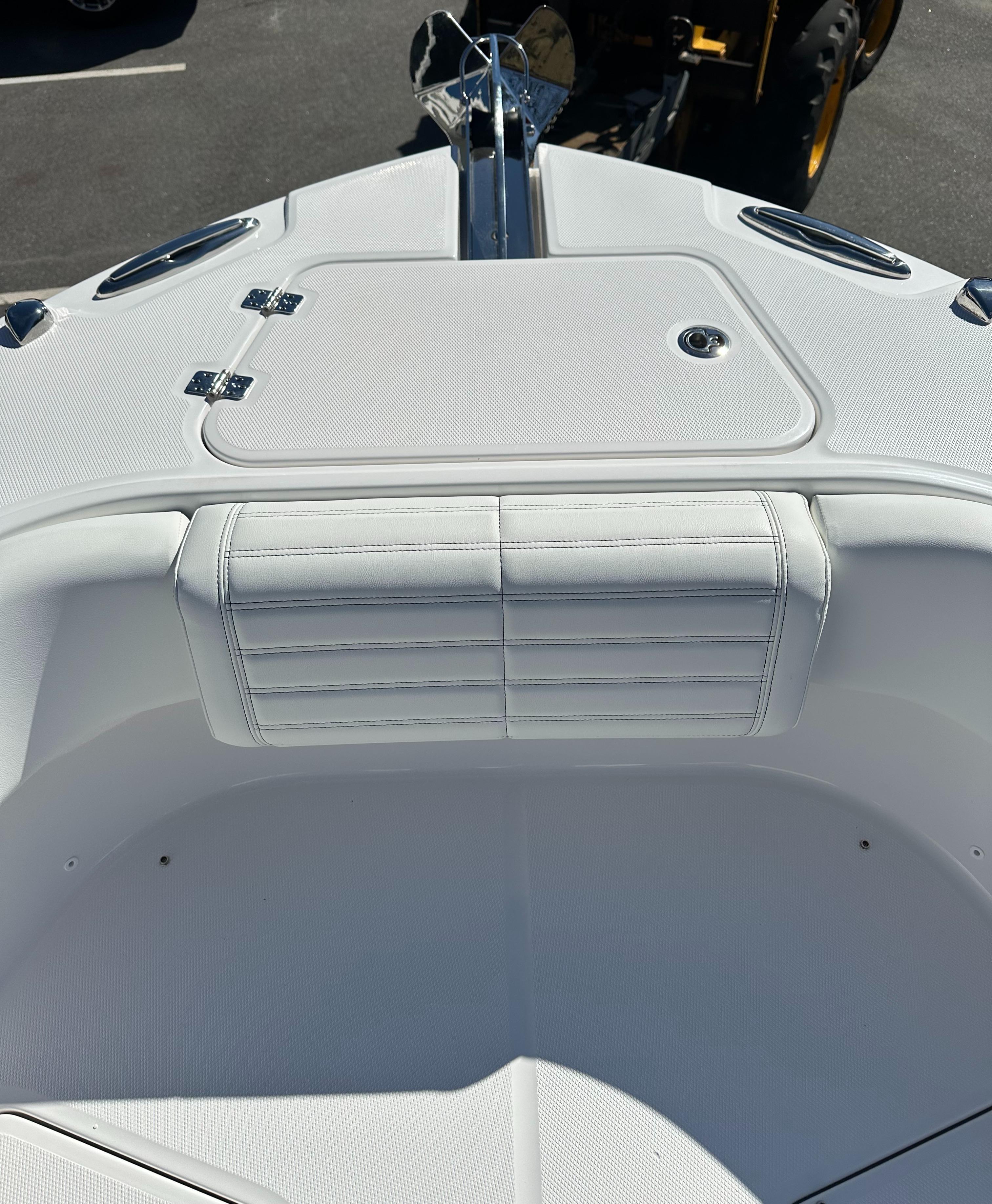 2025 Edgewater 262 Center Console-37