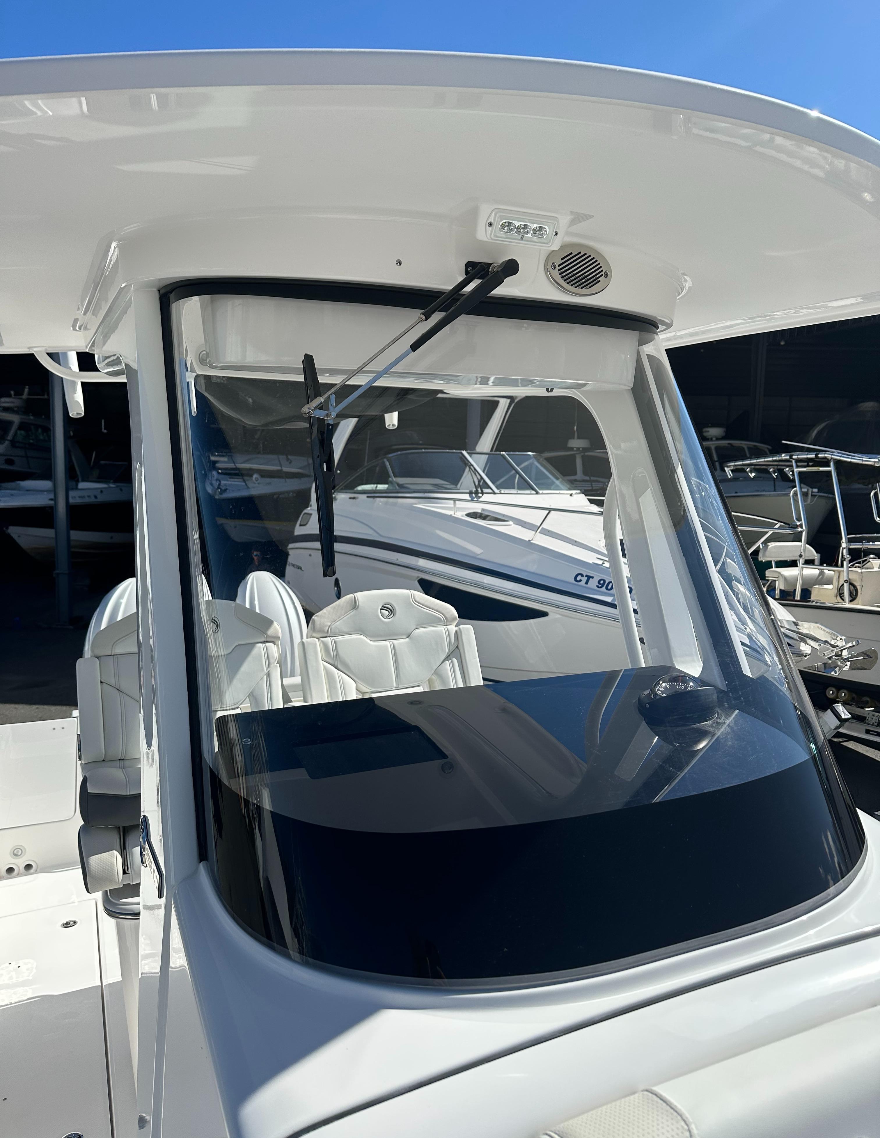 2025 Edgewater 262 Center Console-42