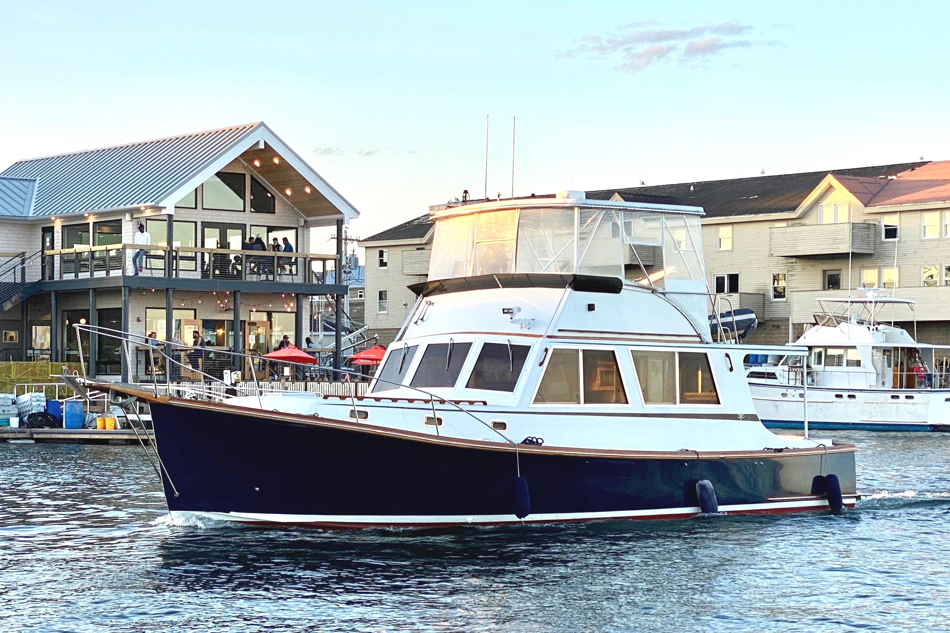 42 Wilbur 42 Flybridge 1989 HMY Yachts