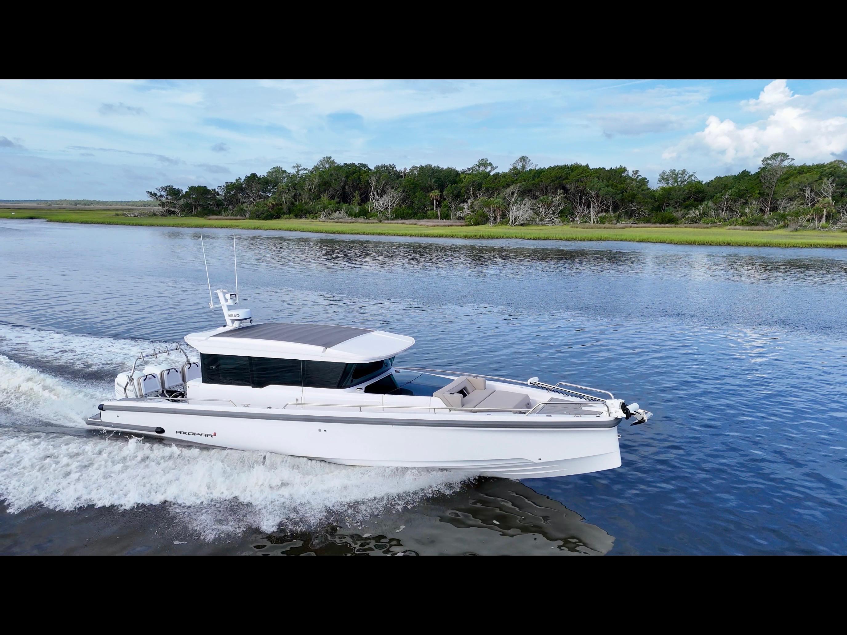 Photo of 2023 Axopar 37'