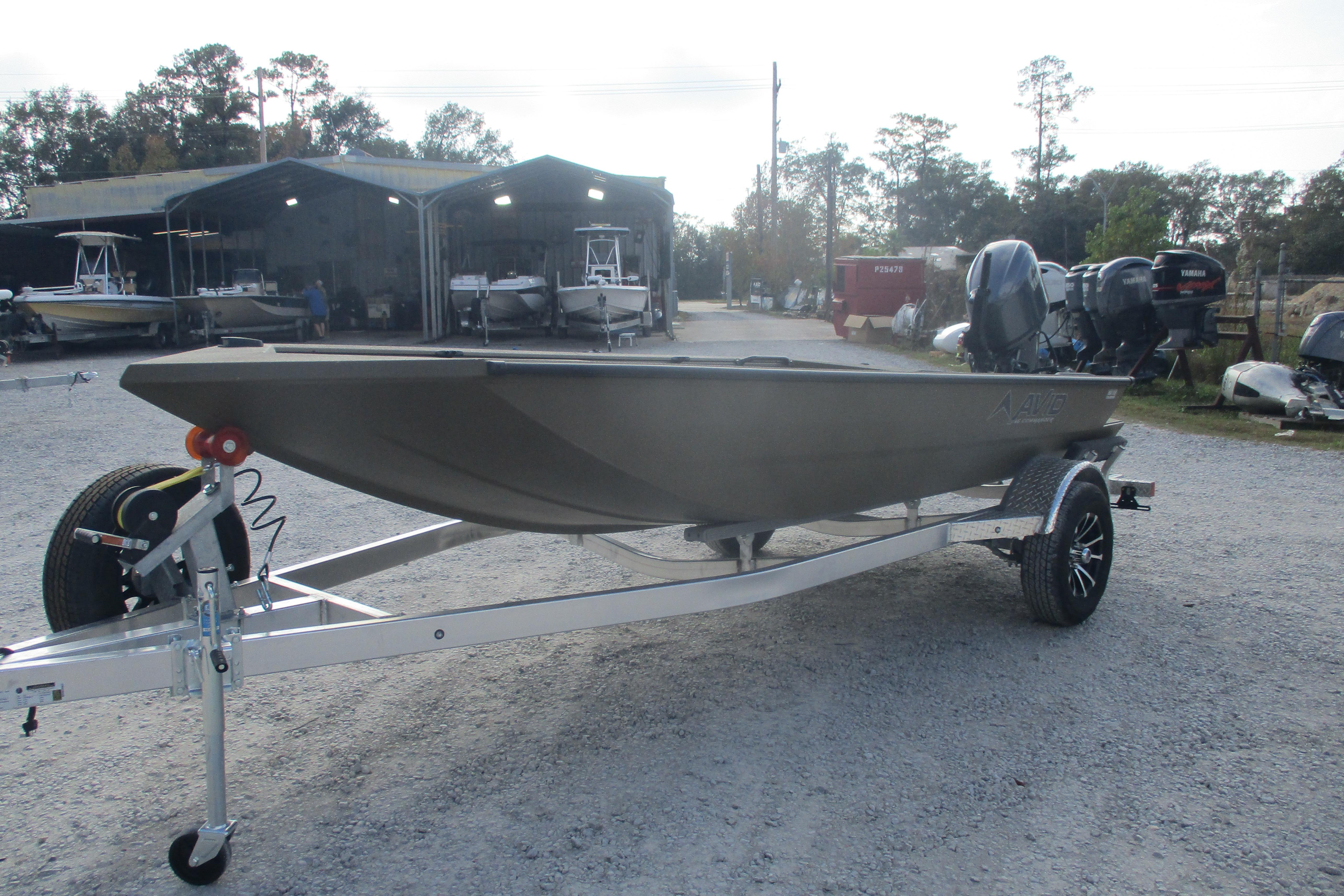 2026 Avid 16 Commander