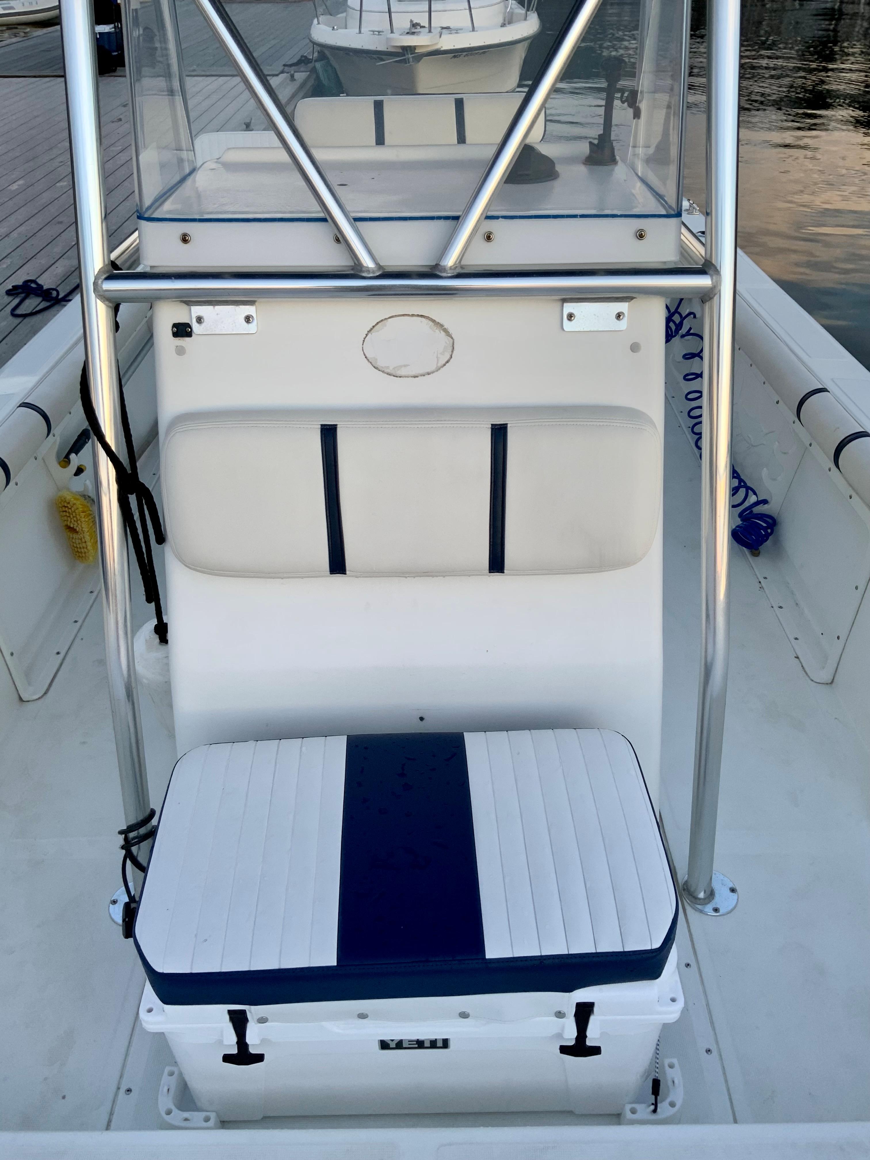 24 ft Edgewater 247 cc Console Seating