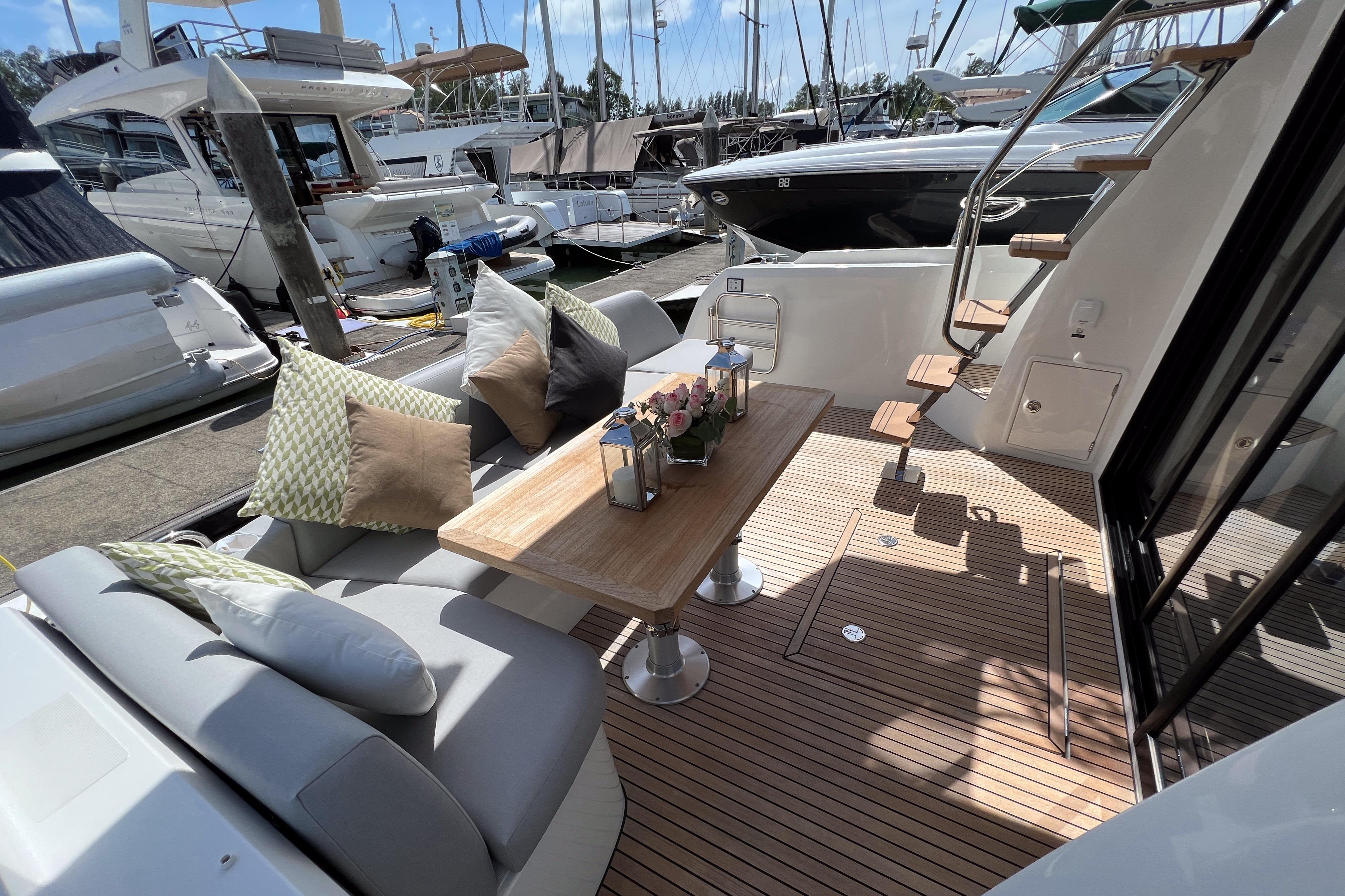 沛海馳 Prestige Yachts