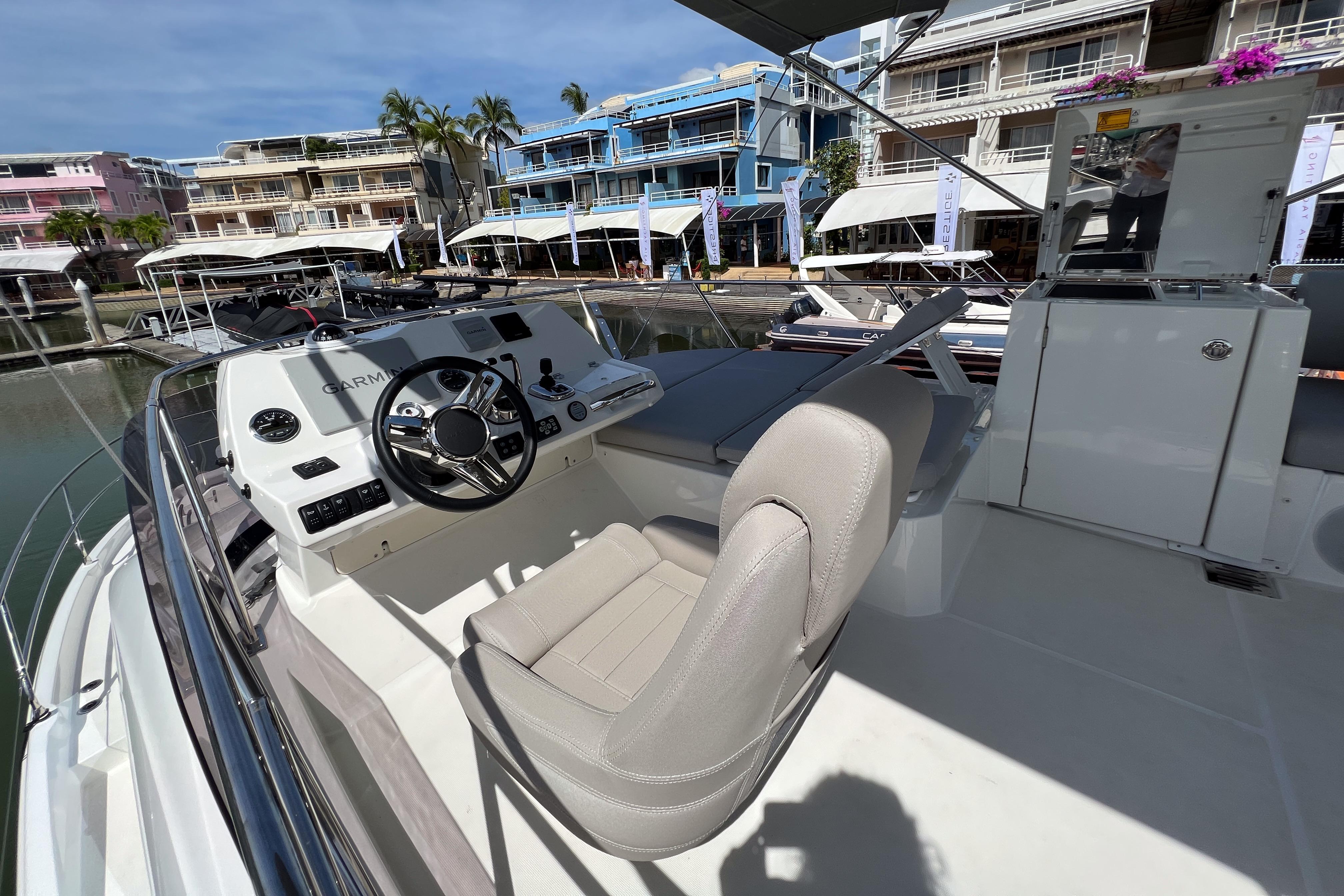 沛海馳 Prestige Yachts