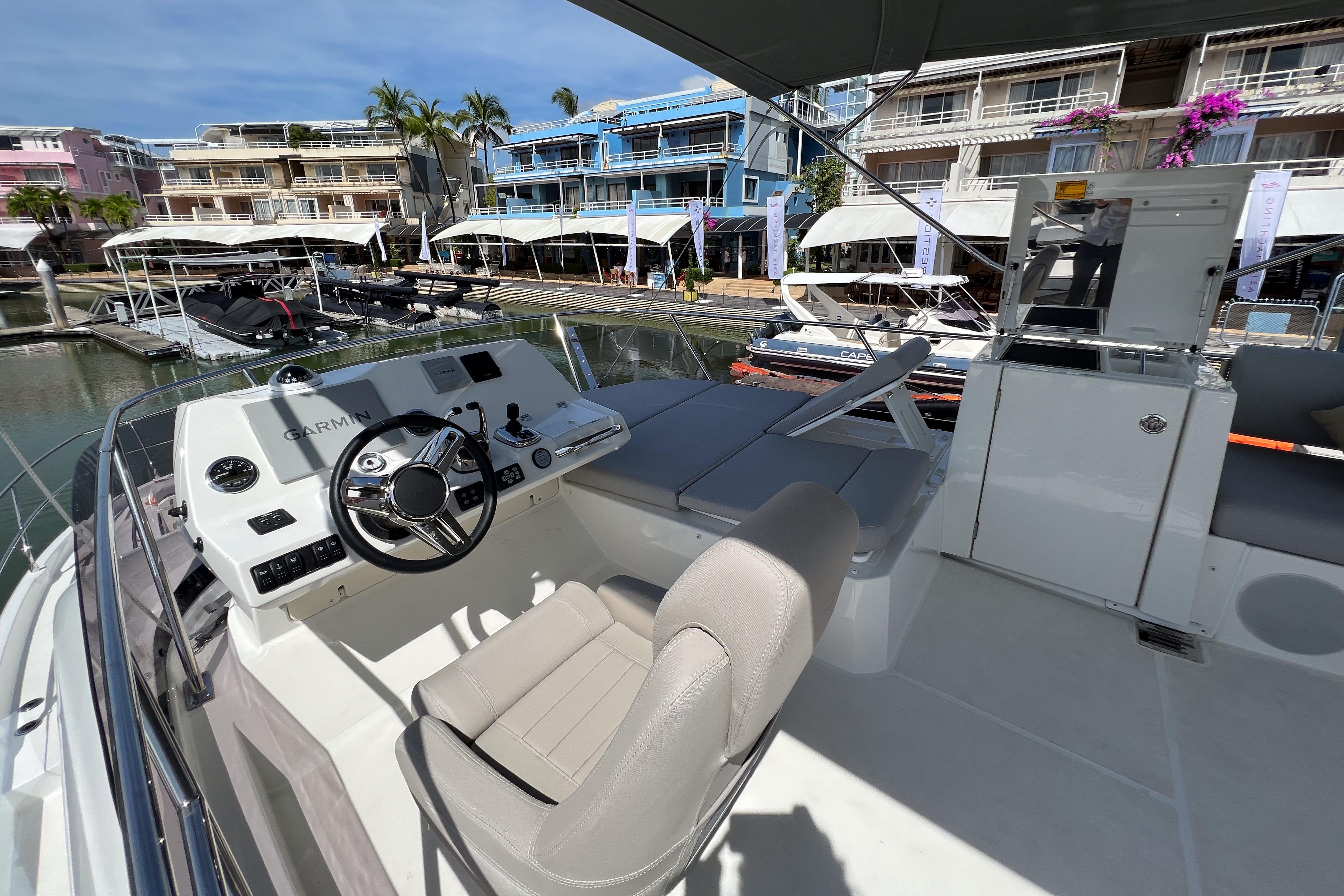 沛海馳 Prestige Yachts