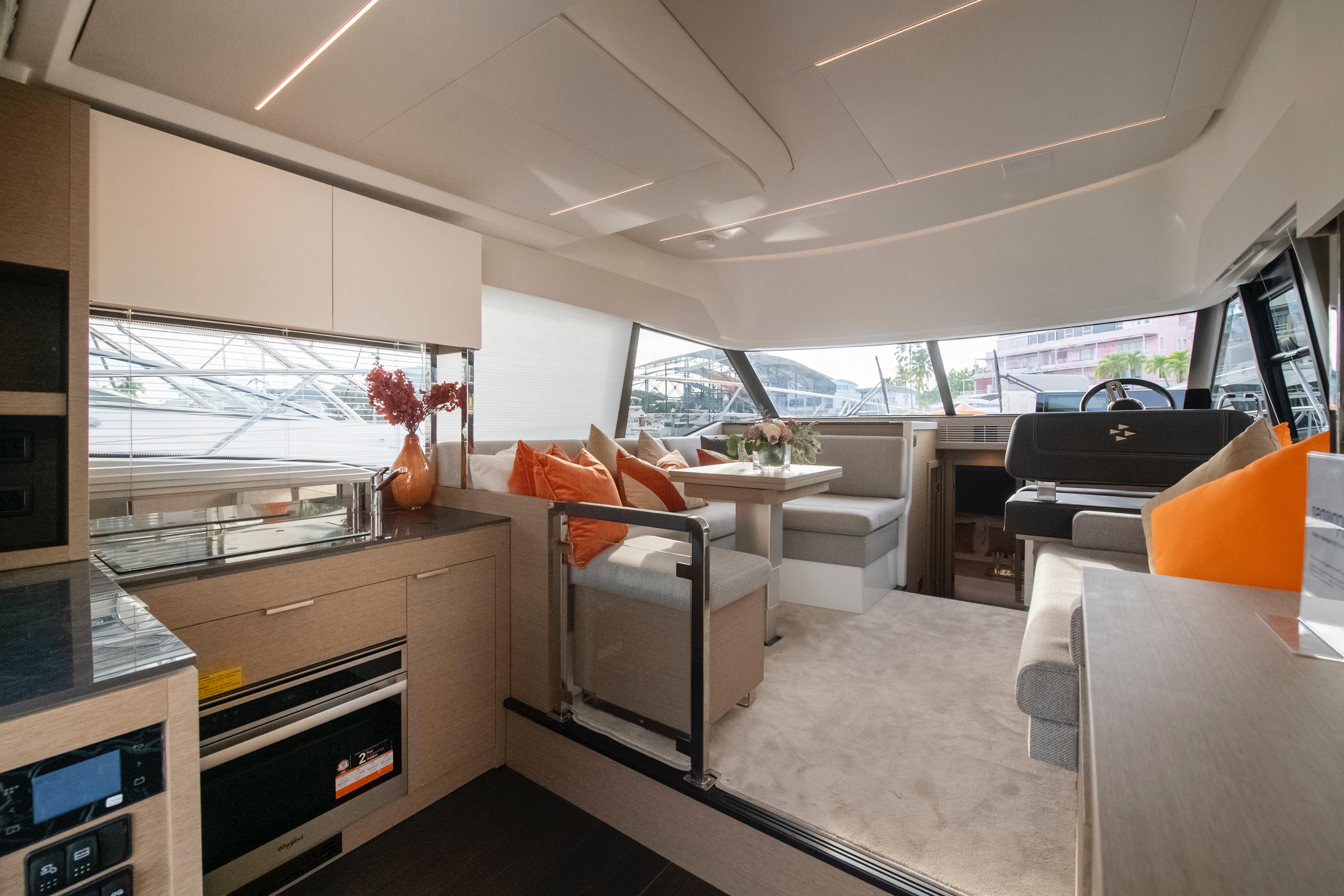 沛海馳 Prestige Yachts