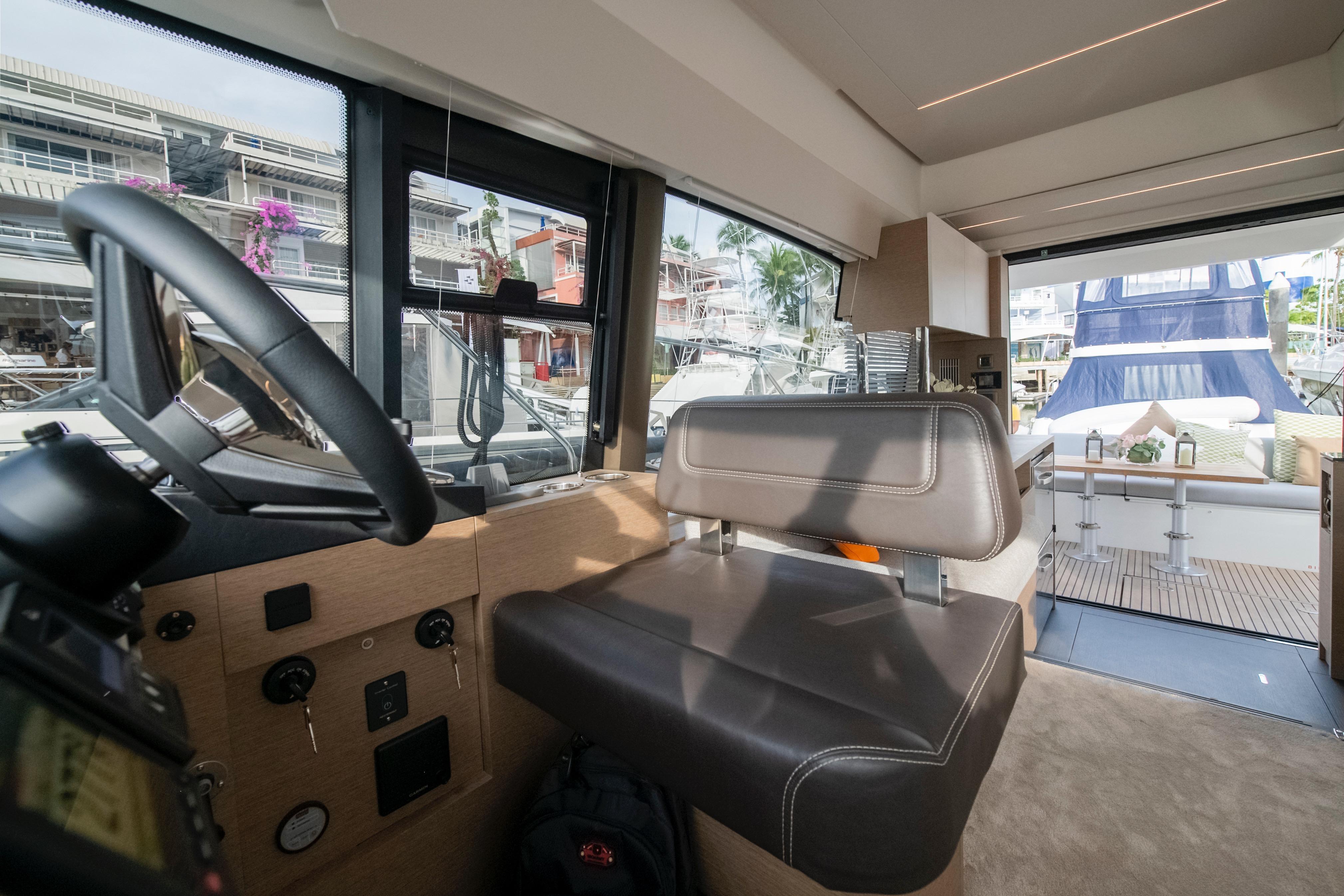 沛海馳 Prestige Yachts