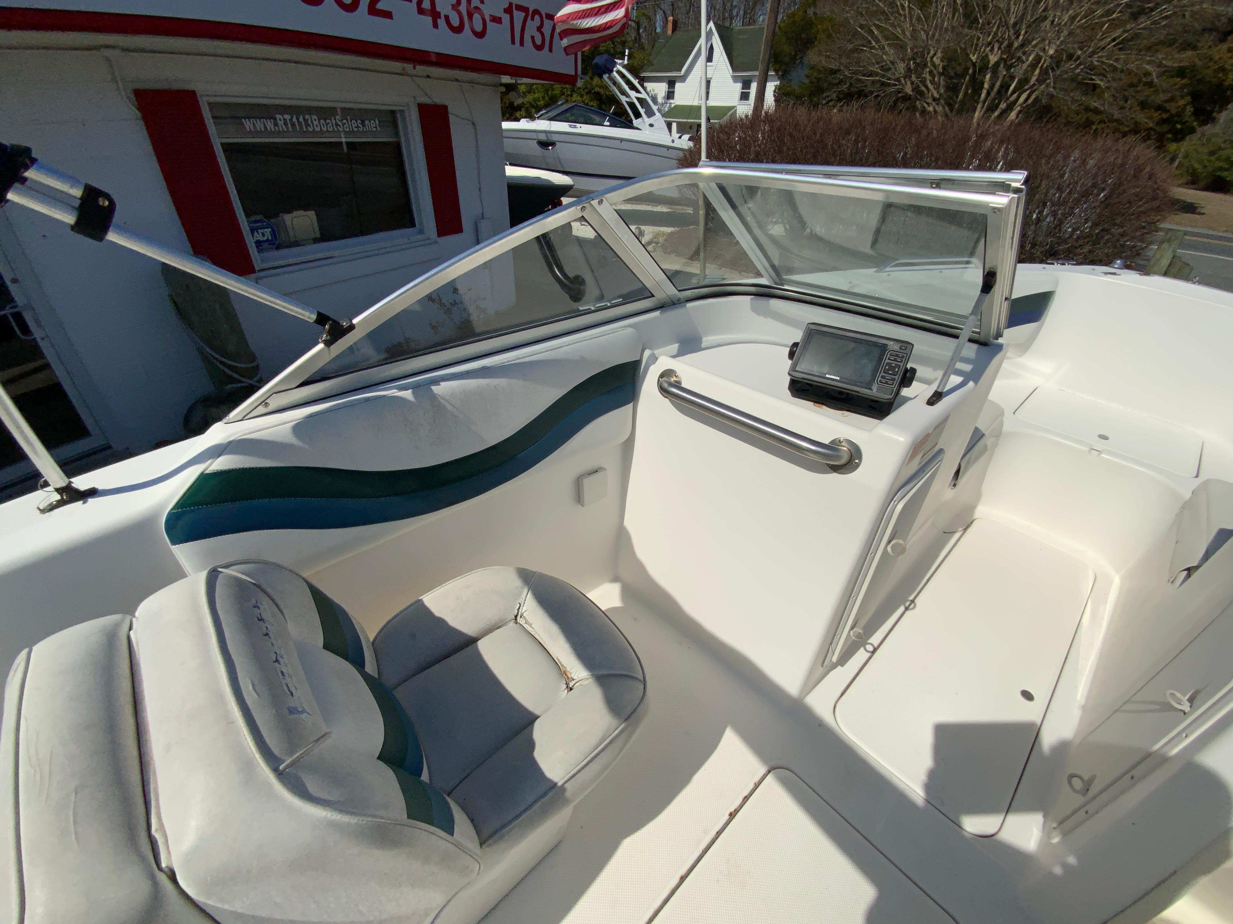 1997 Seaswirl striper 2100 DC-17