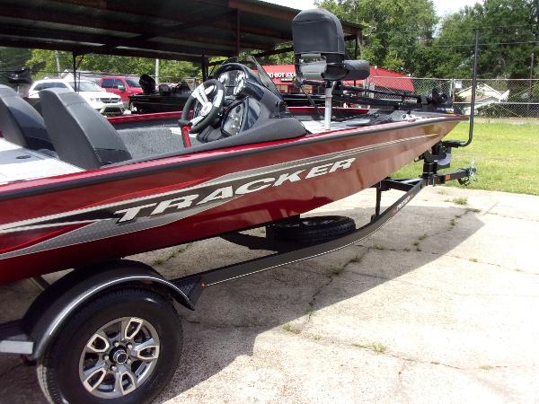 2022 Tracker Boats boat for sale, model of the boat is Pro Team 175 TXW TE & Image # 2 of 27