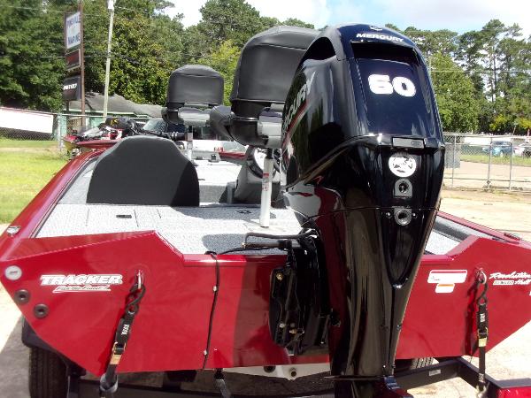 2022 Tracker Boats boat for sale, model of the boat is Pro Team 175 TXW TE & Image # 4 of 27