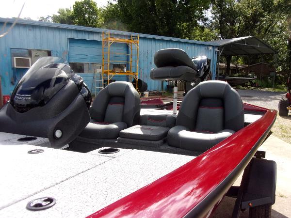 2022 Tracker Boats boat for sale, model of the boat is Pro Team 175 TXW TE & Image # 15 of 27