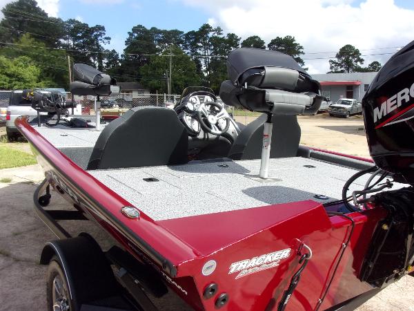 2022 Tracker Boats boat for sale, model of the boat is Pro Team 175 TXW TE & Image # 19 of 27