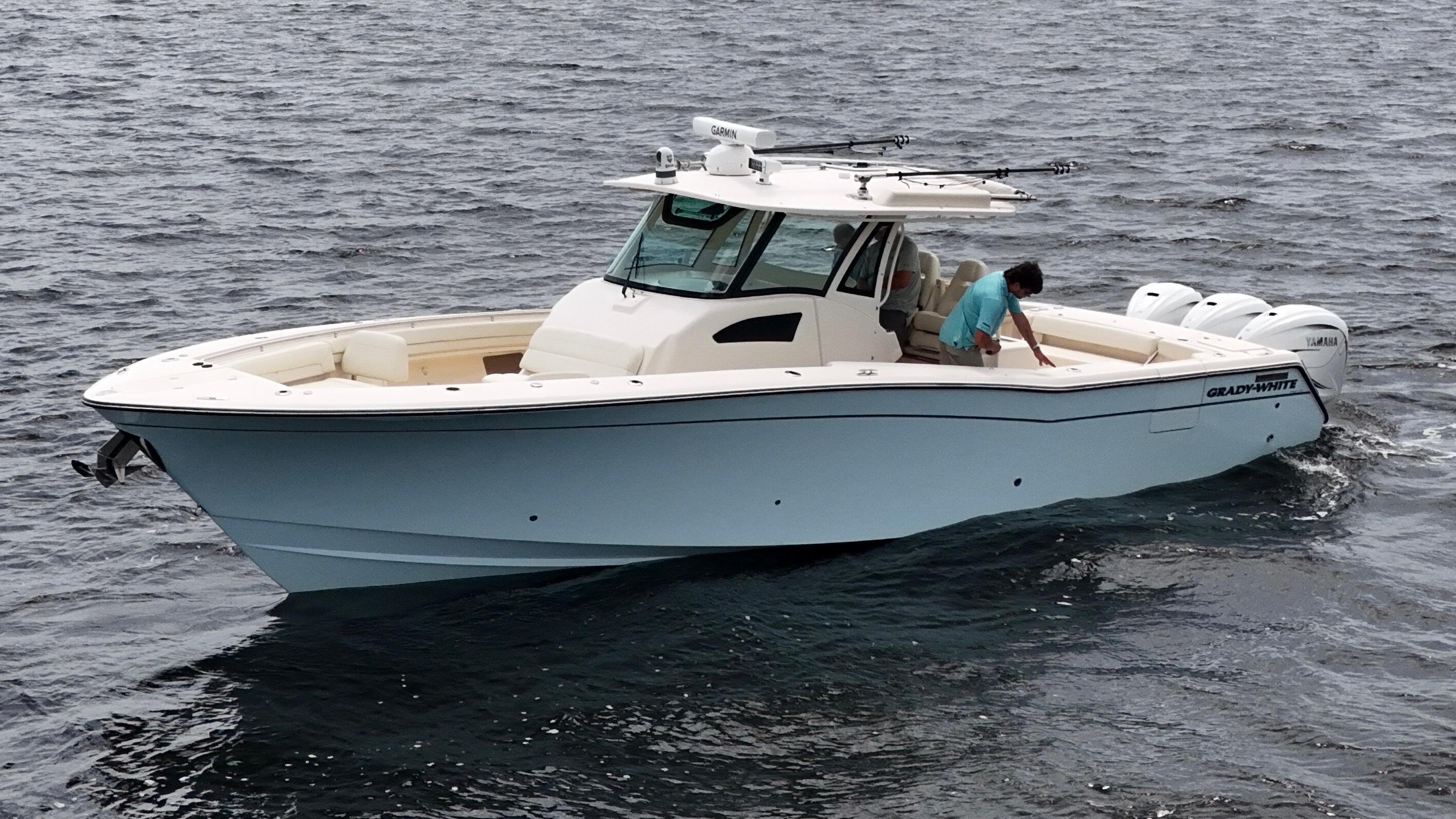 2023-grady-white-canyon-376-power-9723239-20250422122311140-1_XLARGE