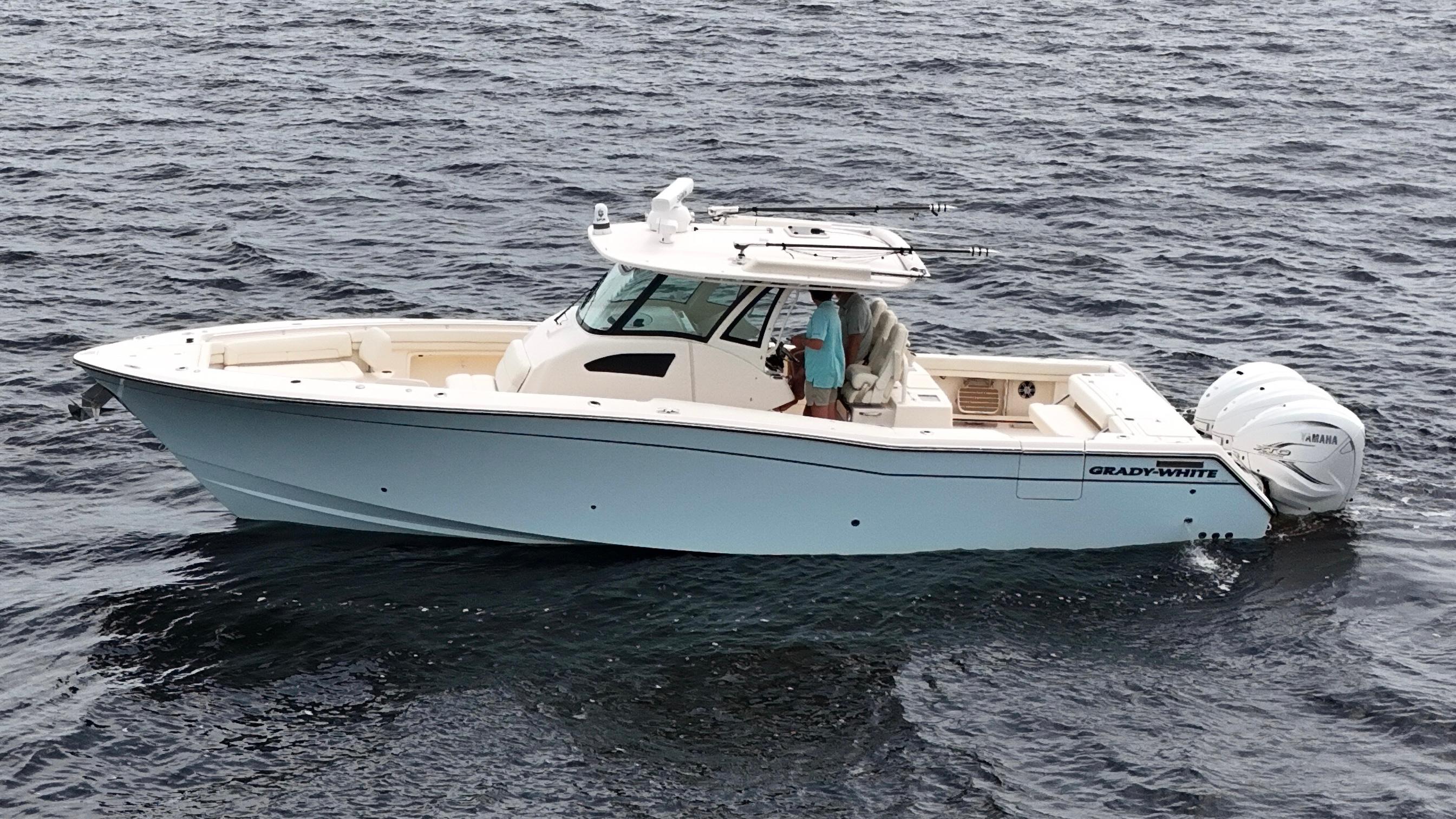 2023-grady-white-canyon-376-power-9723239-20250422122314455-1_XLARGE