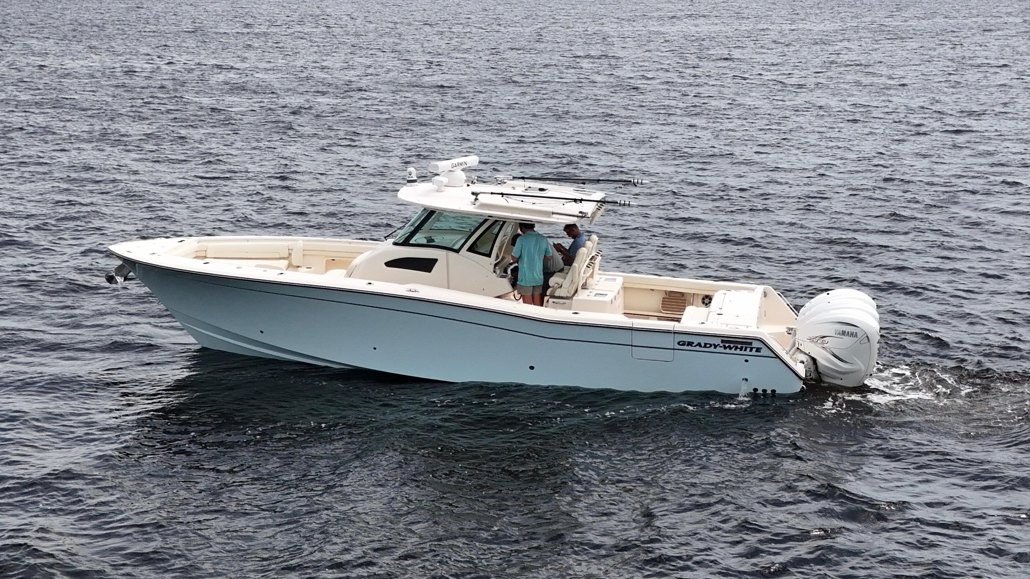 2023-grady-white-canyon-376-power-9723239-20250422122318847-1_XLARGE
